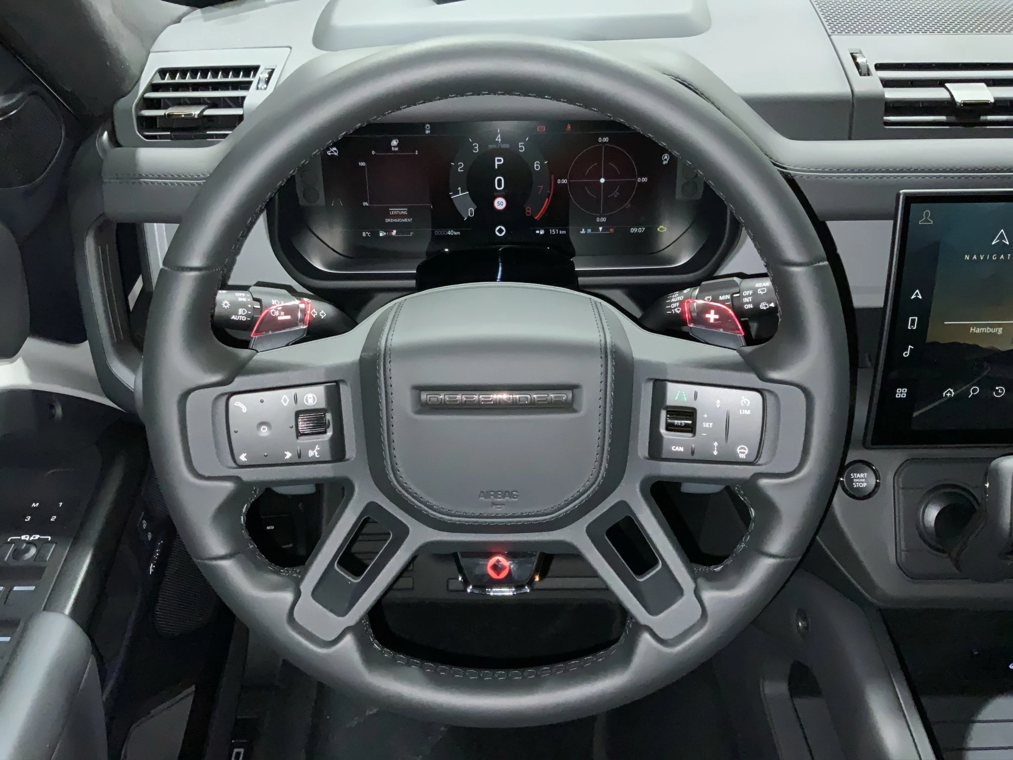 Land Rover Defender OCTA 4.4 P635
