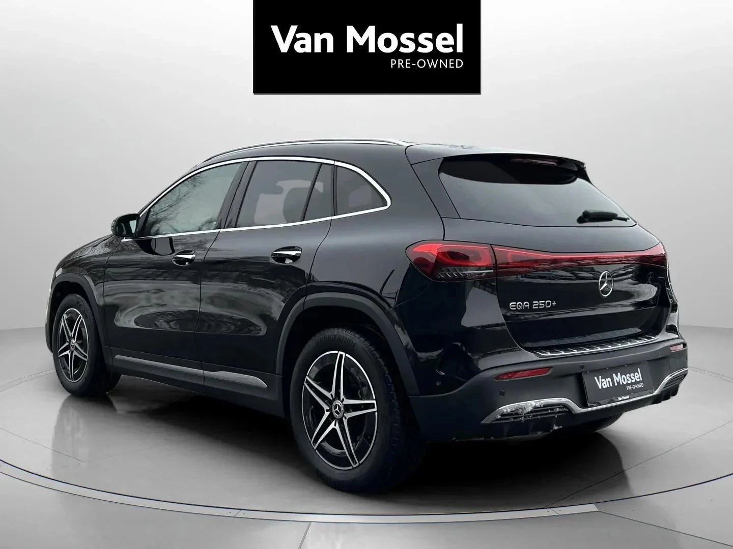 Mercedes-Benz-EQA-image-6