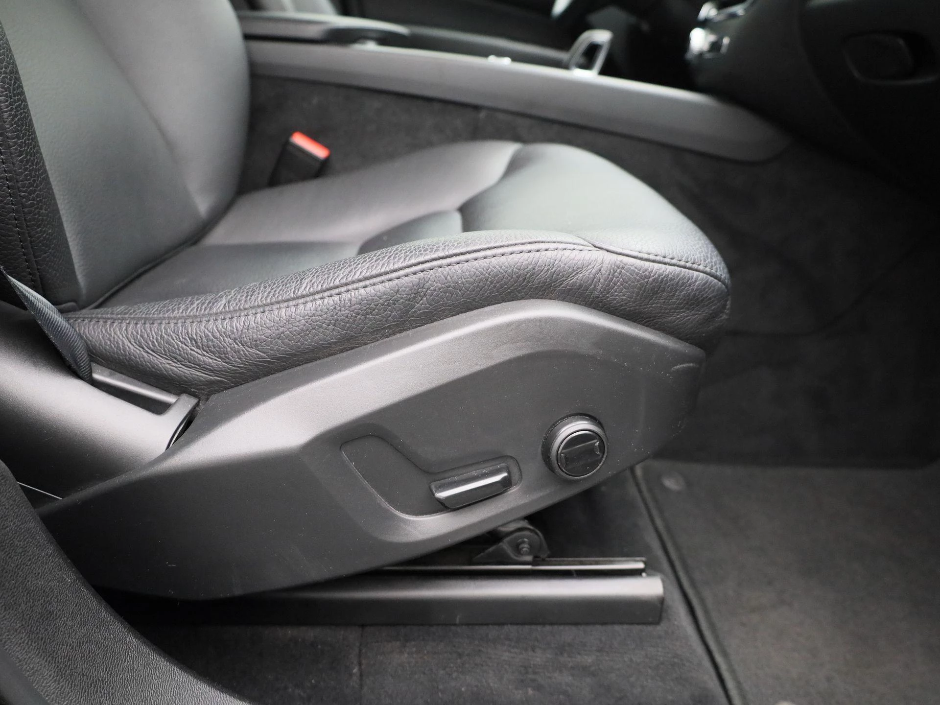 Volvo XC60 B4 Diesel Geartronic Momentum Pro