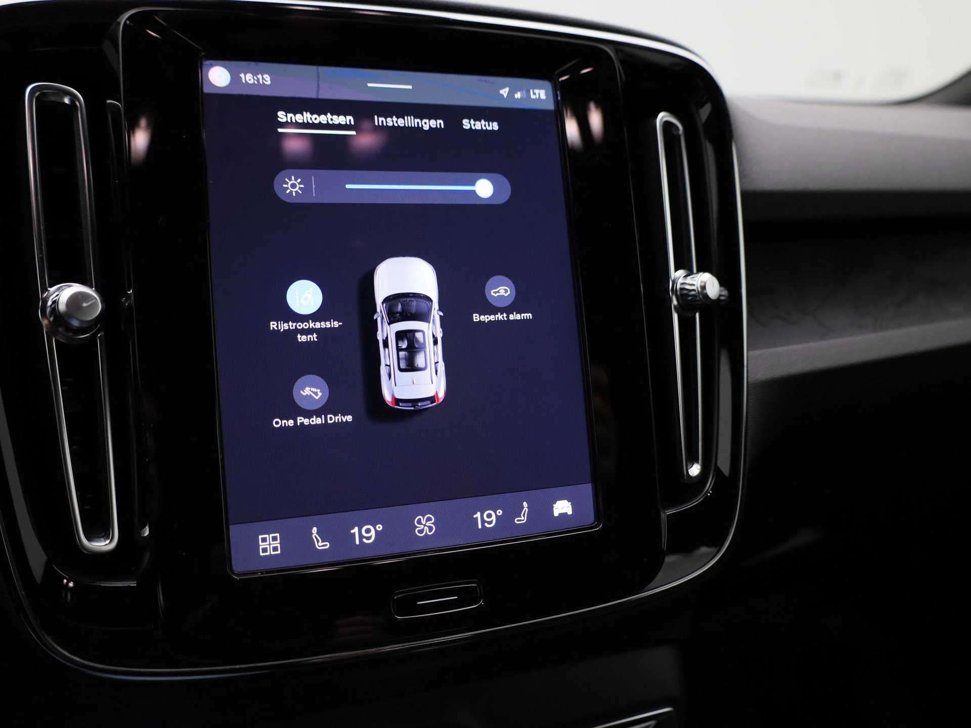 Volvo-XC40-image-27