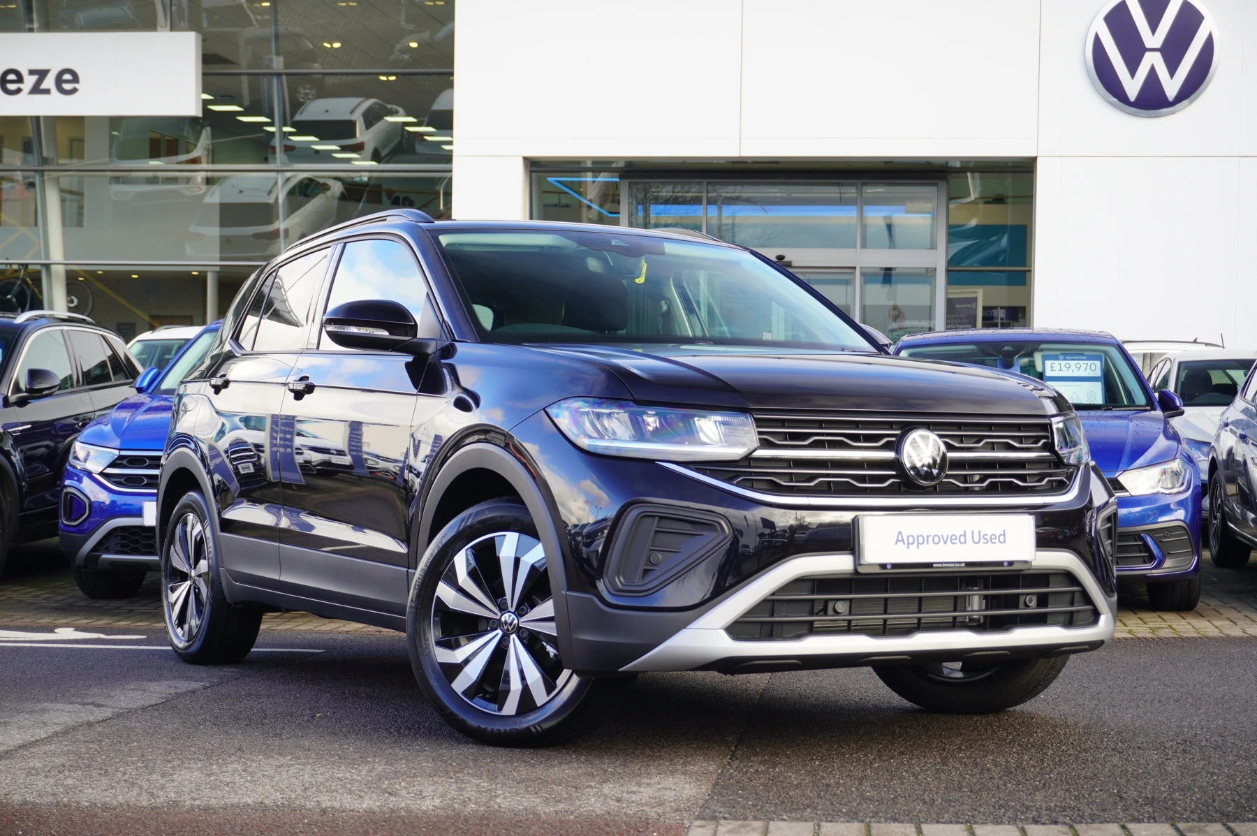 Volkswagen-T-Cross-image-0