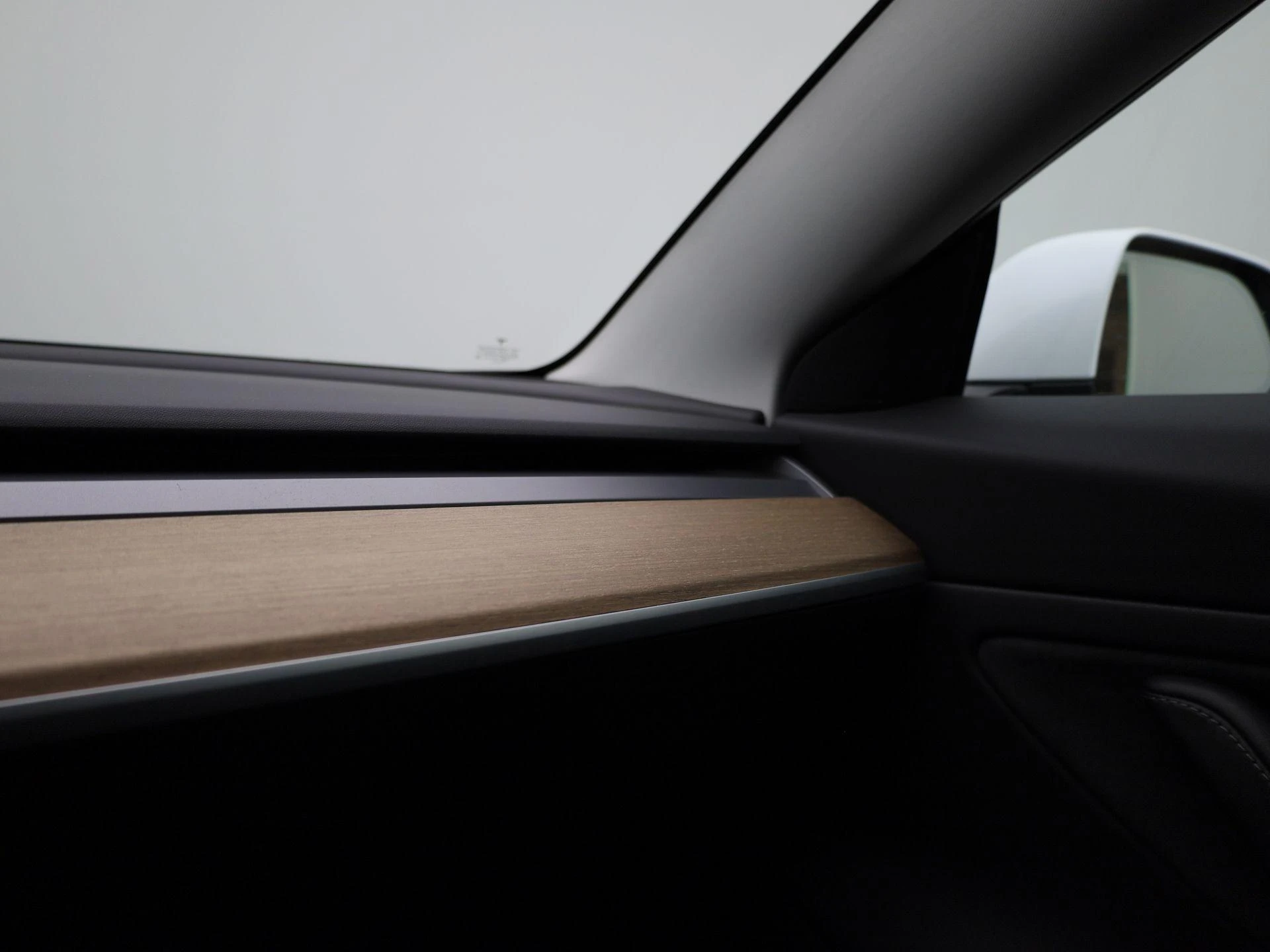 Tesla-Model 3-image-24