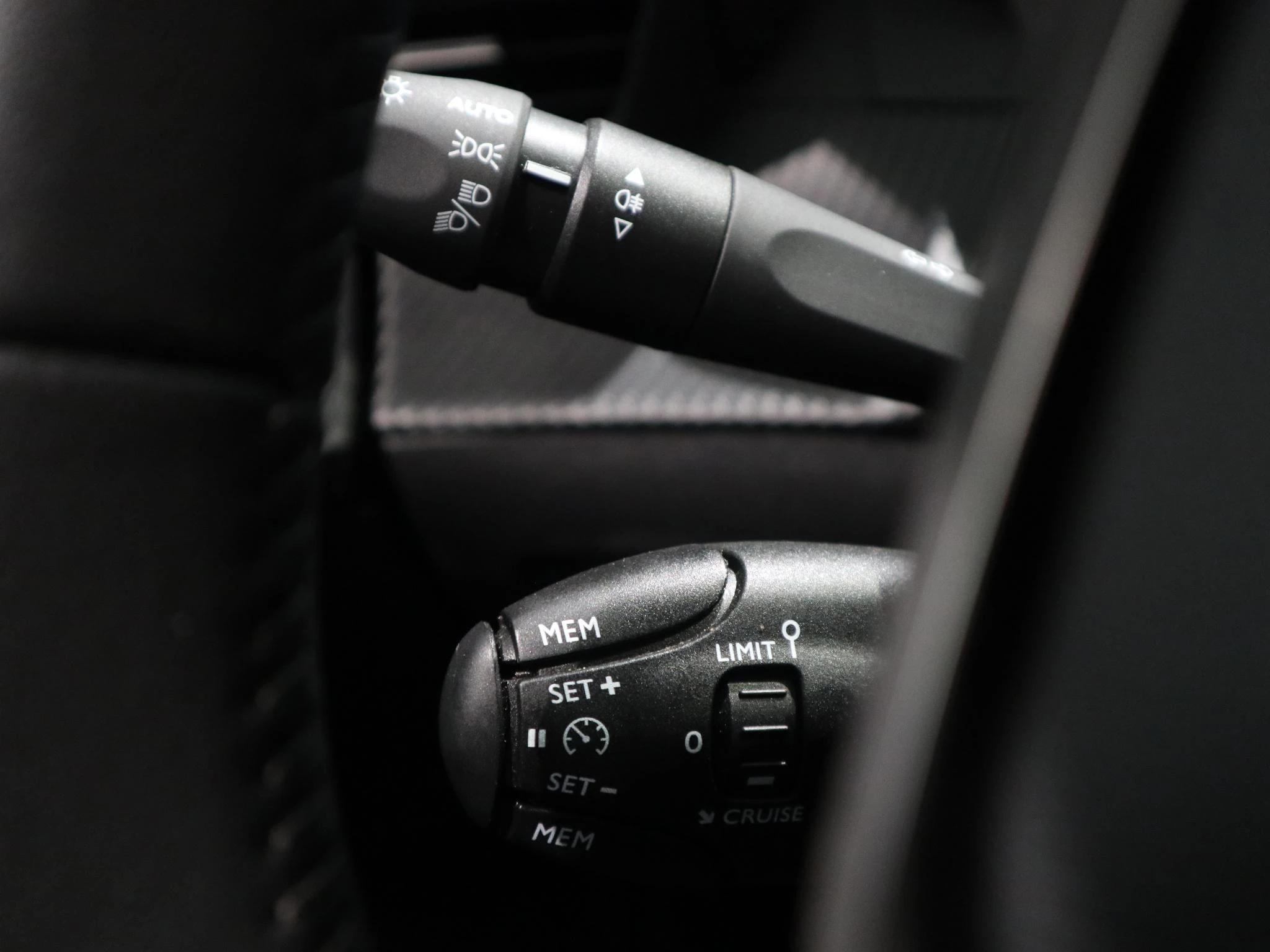 Peugeot e-2008 EV Style 50 kWh