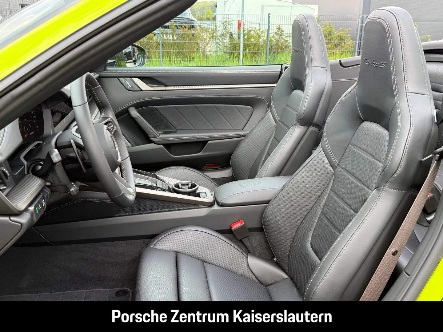 Porsche 911 992 Turbo S Cabrio Burmester Clubleder PCCB turbo s