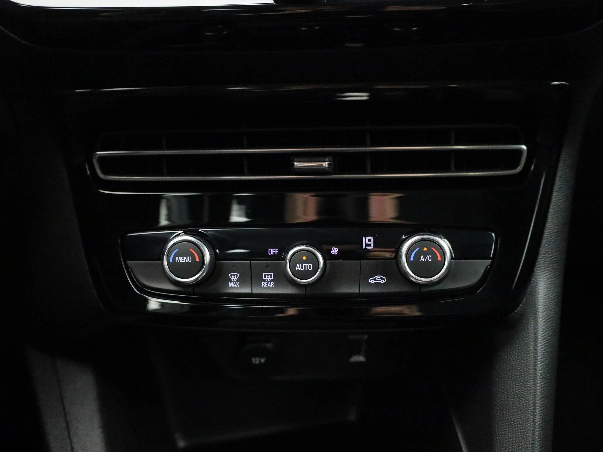 Opel-Mokka-e-image-14