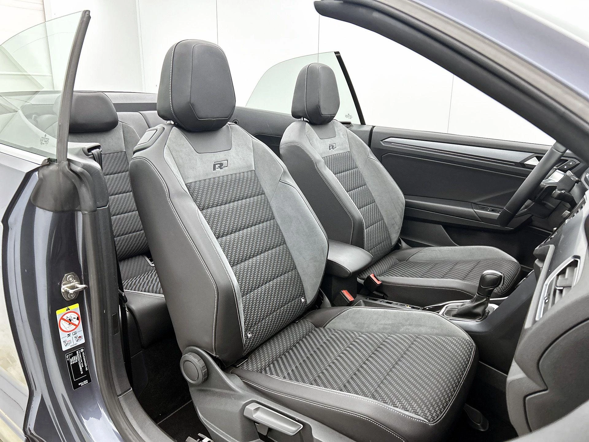 Volkswagen-T-Roc-image-32