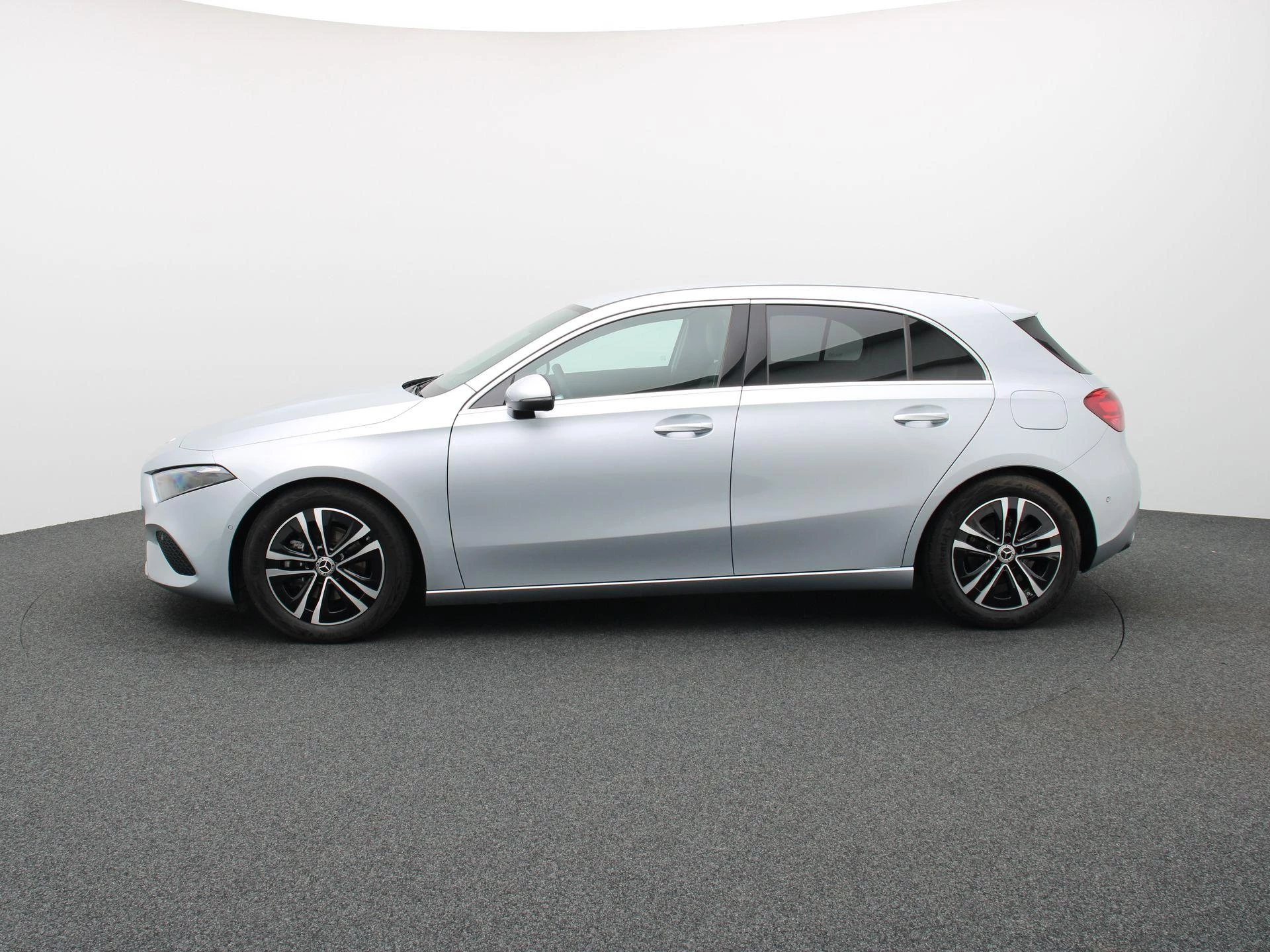 Mercedes-Benz Classe A 180 Business Line + CARPLAY + LED + CAMERA +