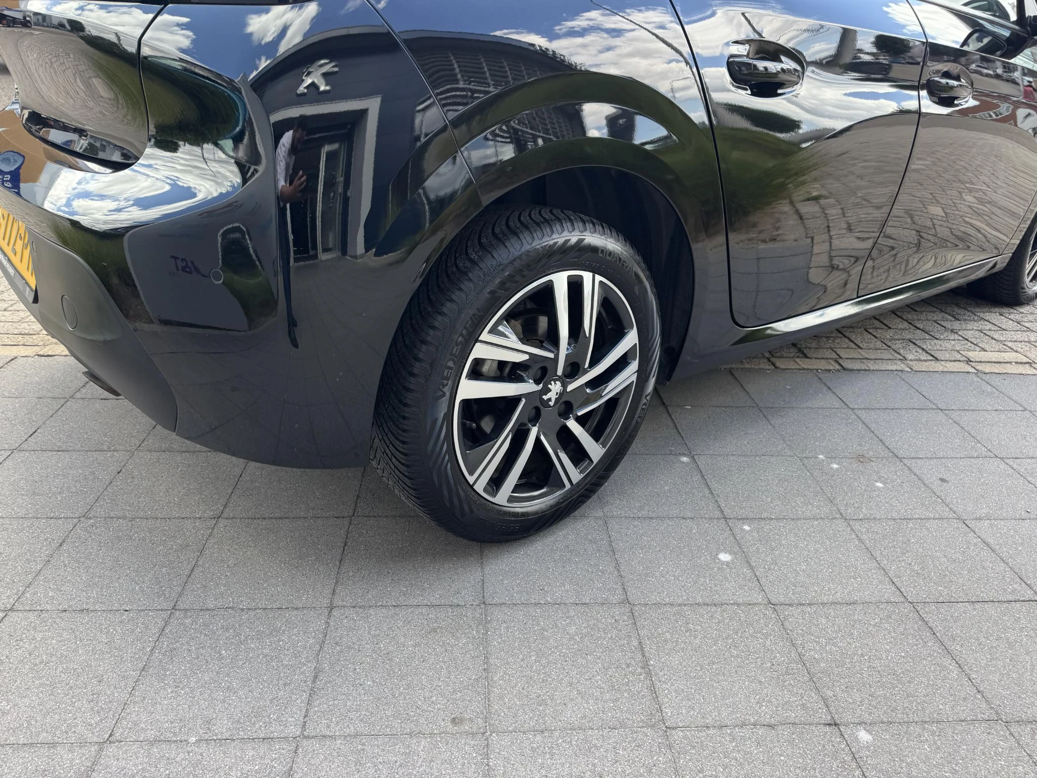 Peugeot-208-image-12