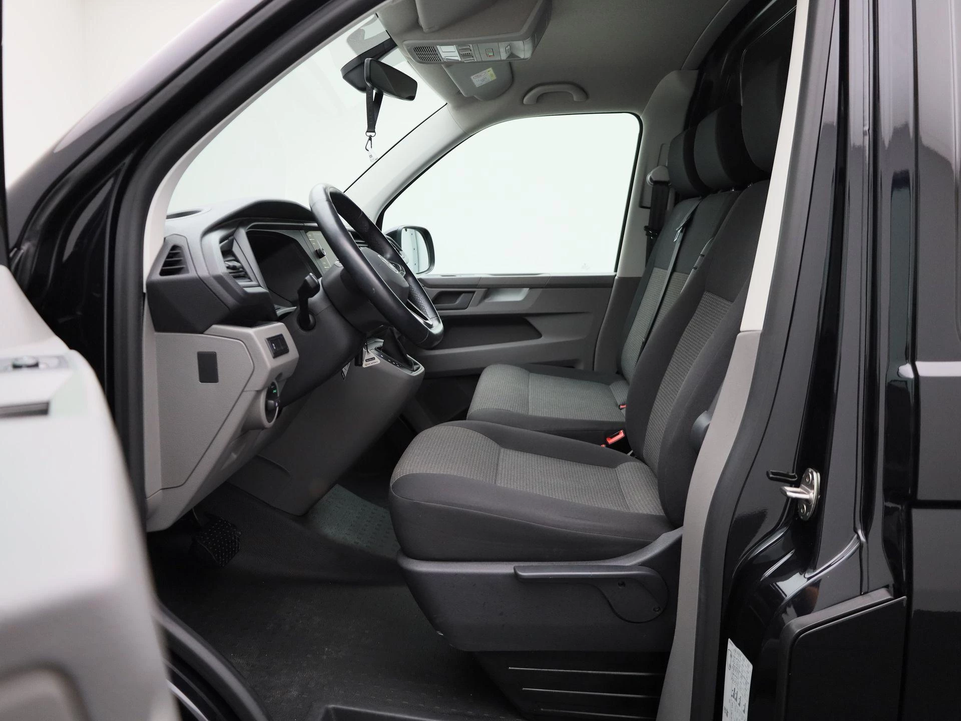 Volkswagen Transporter 2.0 TDI L1H1 150PK