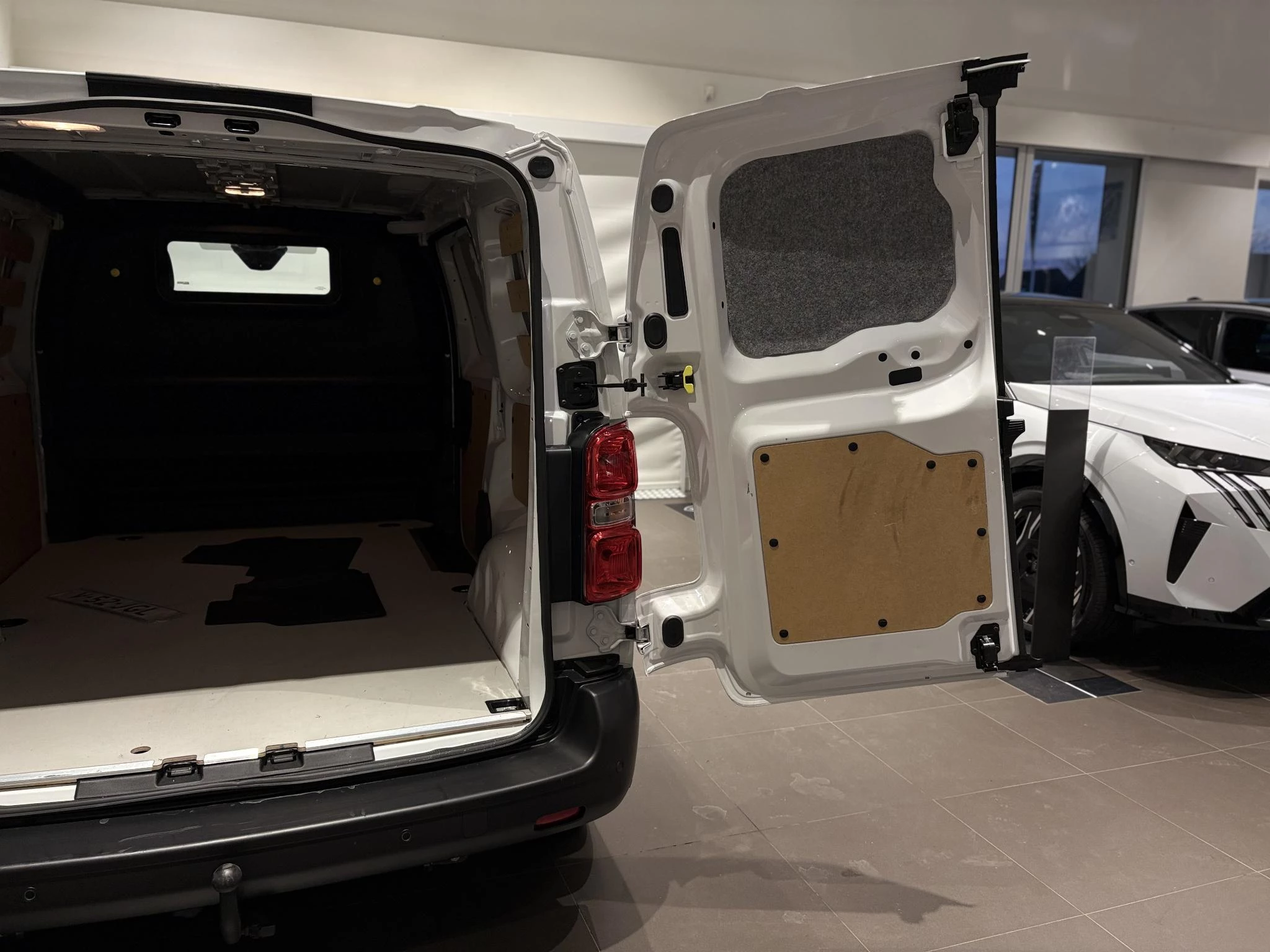 Peugeot-Expert-image-21