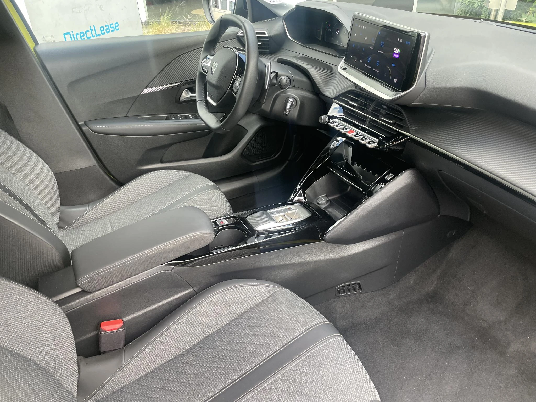 Peugeot-208-image-11