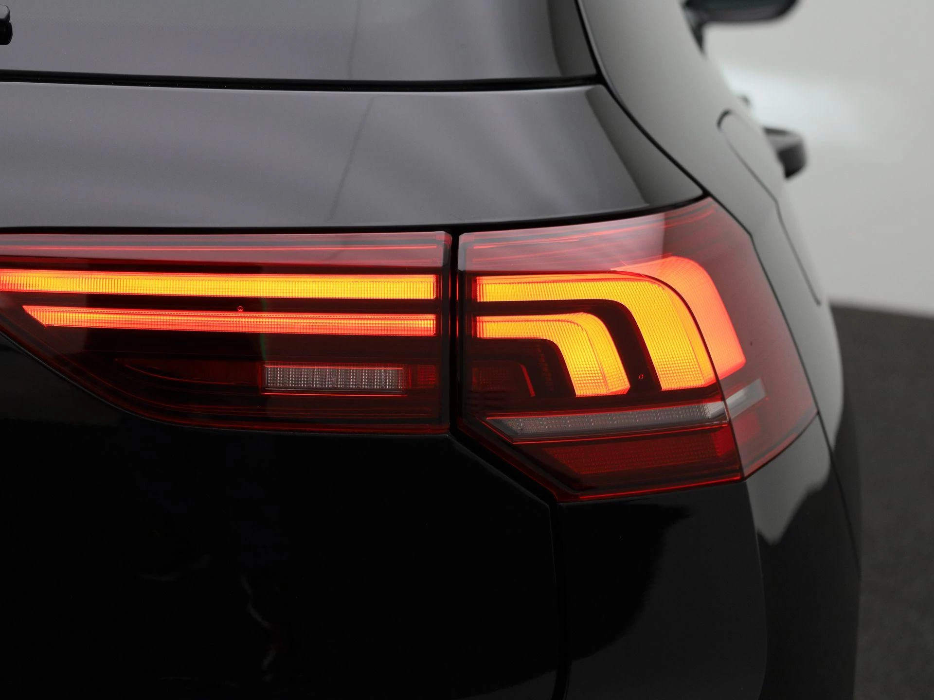 Volkswagen-Golf-image-35
