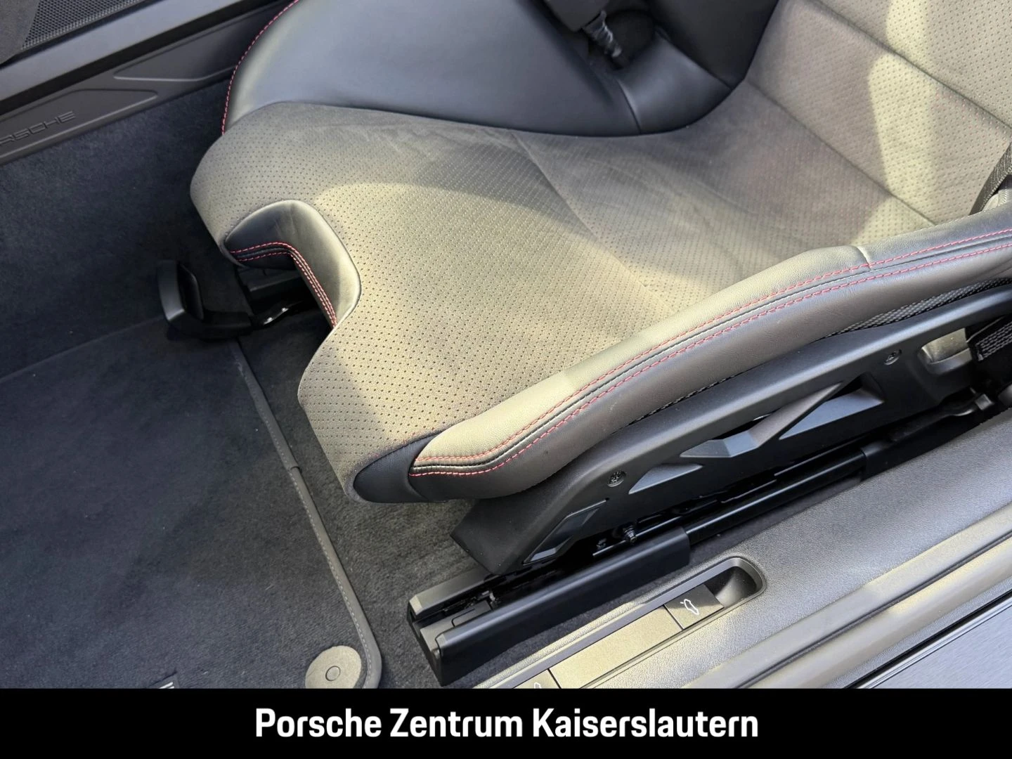 Porsche-911-image-26