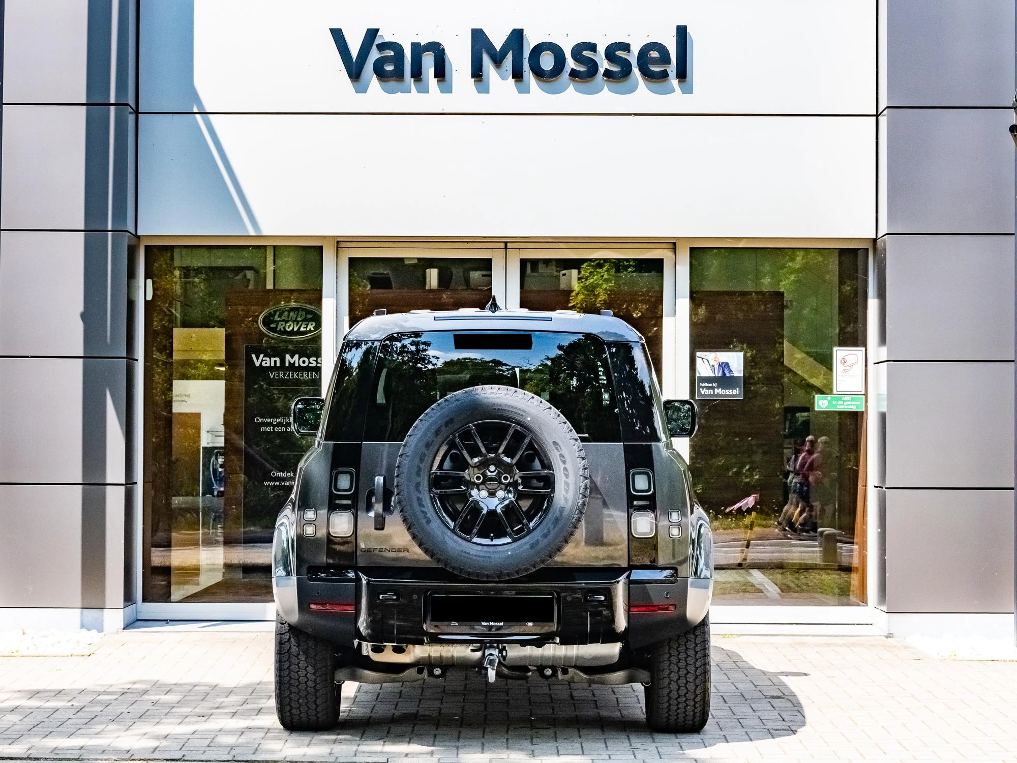 Land Rover Defender 90 D200 S AWD Auto. 26MY