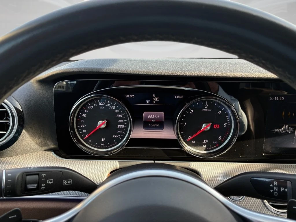 Mercedes-Benz-E-Klasse 220-image-5