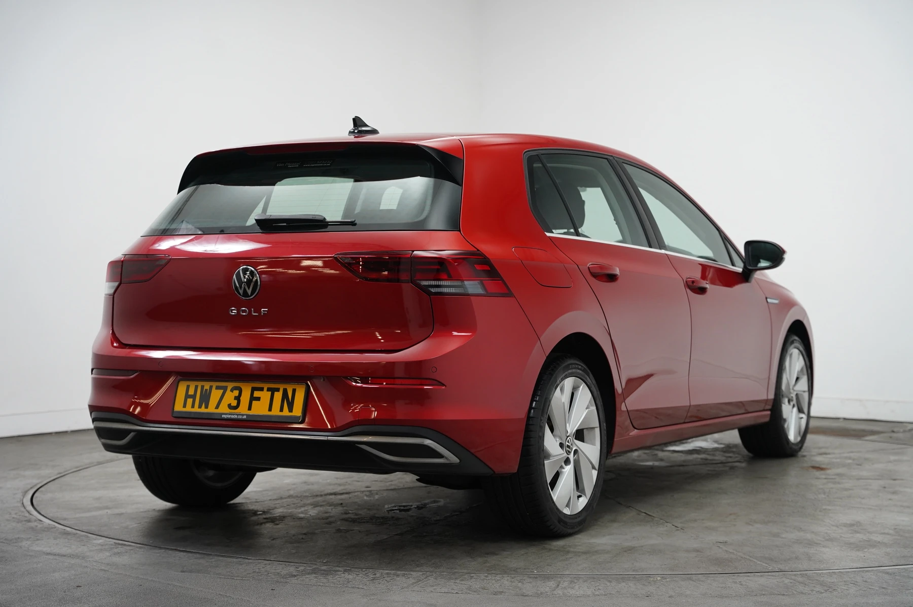 Volkswagen-Golf-image-15