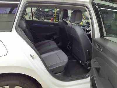 Volkswagen-Golf-image-3
