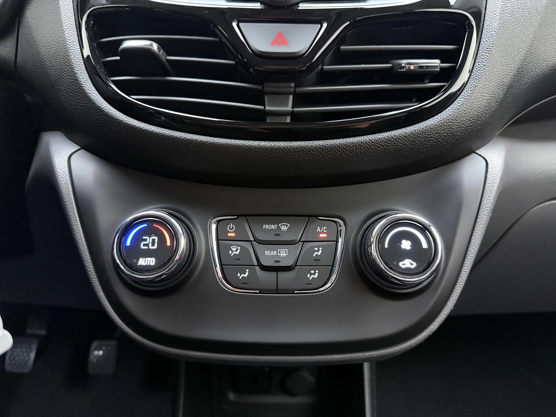 Opel-KARL-image-16