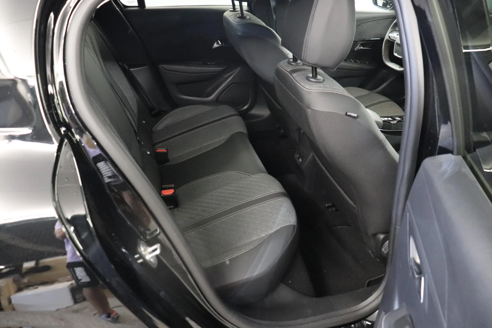 Peugeot 208 1.2 HYBRID 136 e-DSC6 Allure
