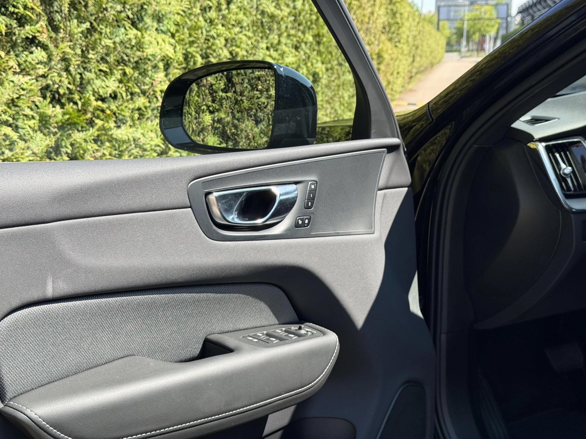 Volvo XC60 T6 Plug-in Hybrid AWD Plus Black Edition