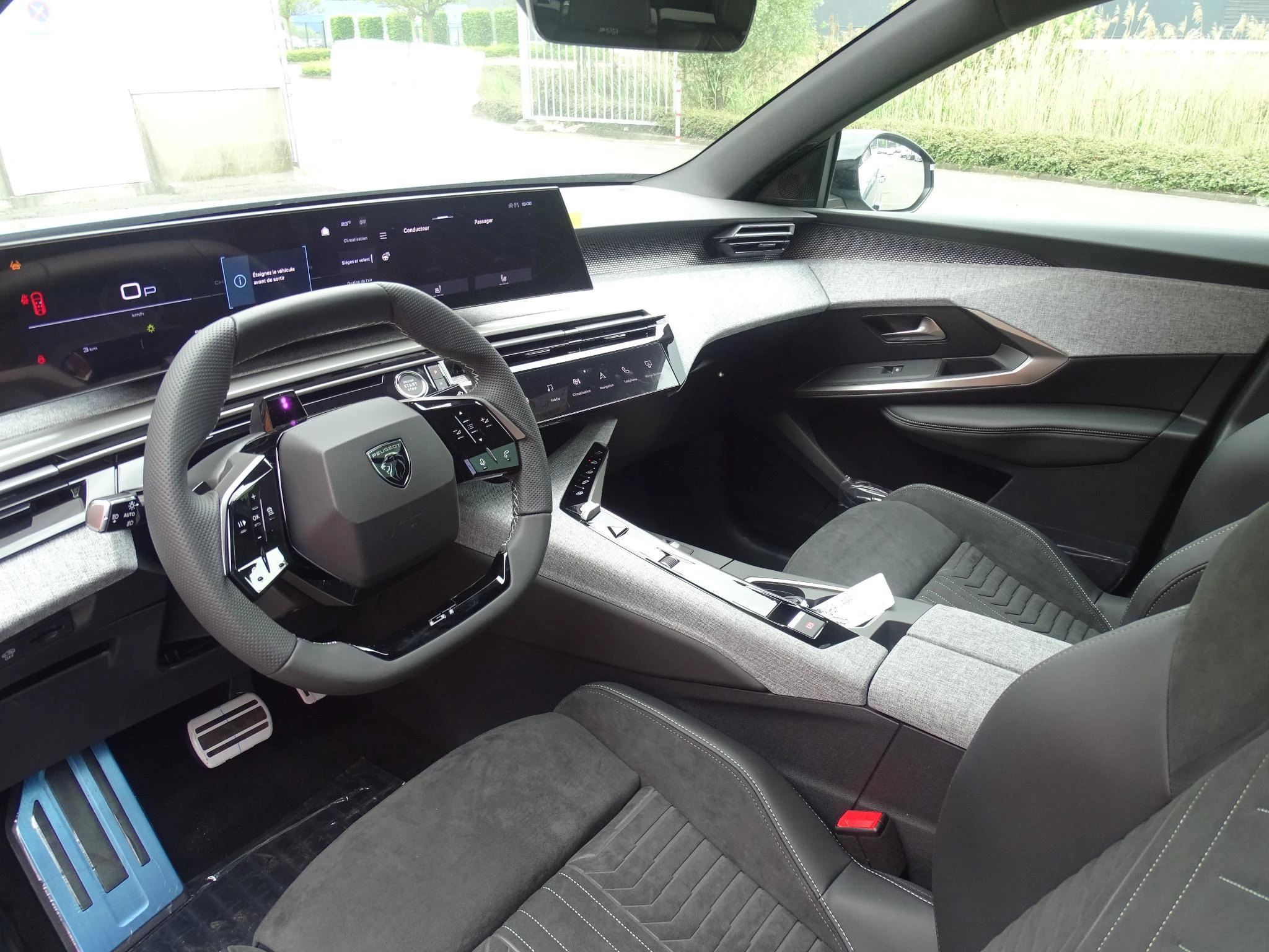 Peugeot 3008 1.2 HYBRID 145 e-DSC6 GT+alcantara +open dak