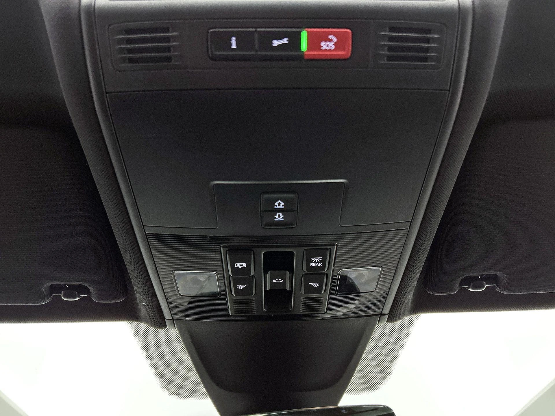 Volkswagen-Tiguan-image-12