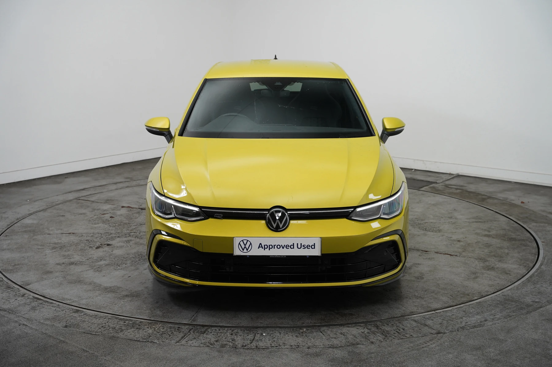 Volkswagen-Golf-image-38