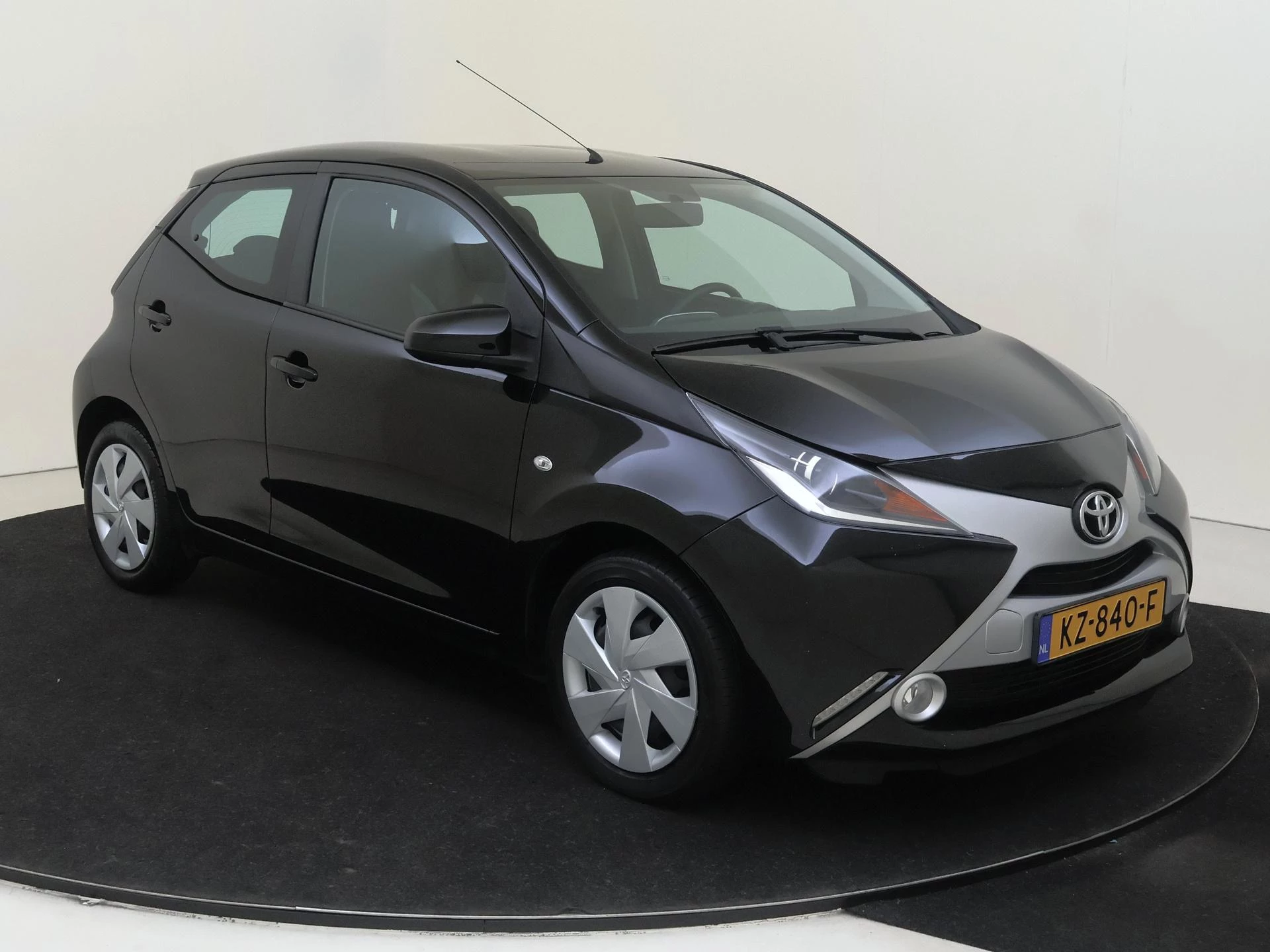 Toyota Aygo 1.0 VVT-i x-play