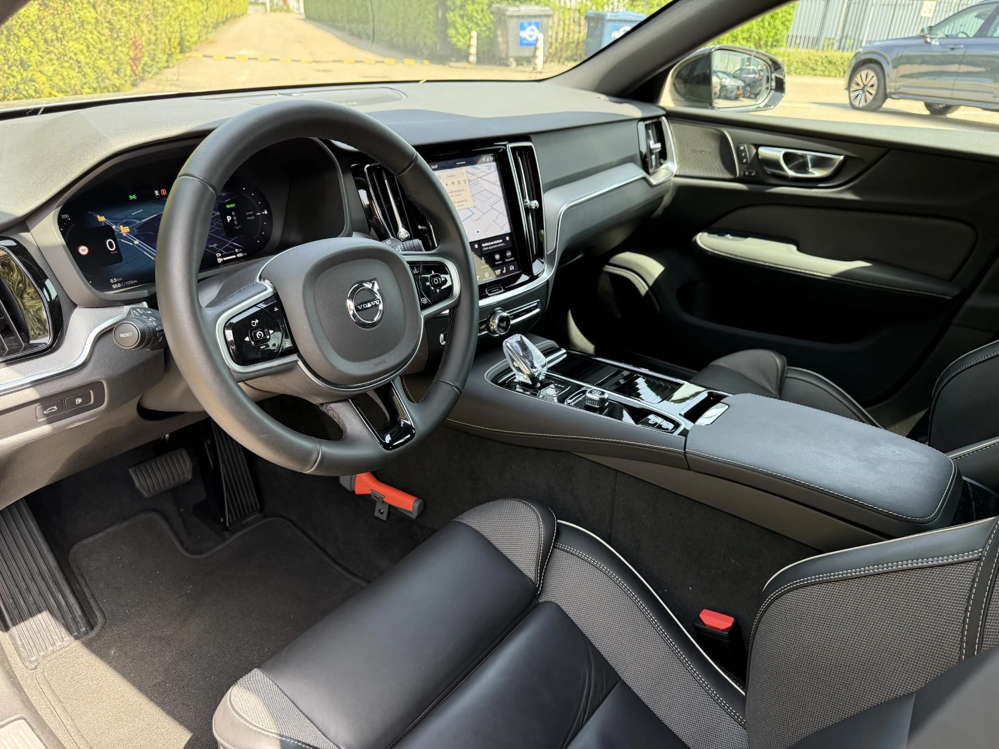 Volvo-V60-image-23