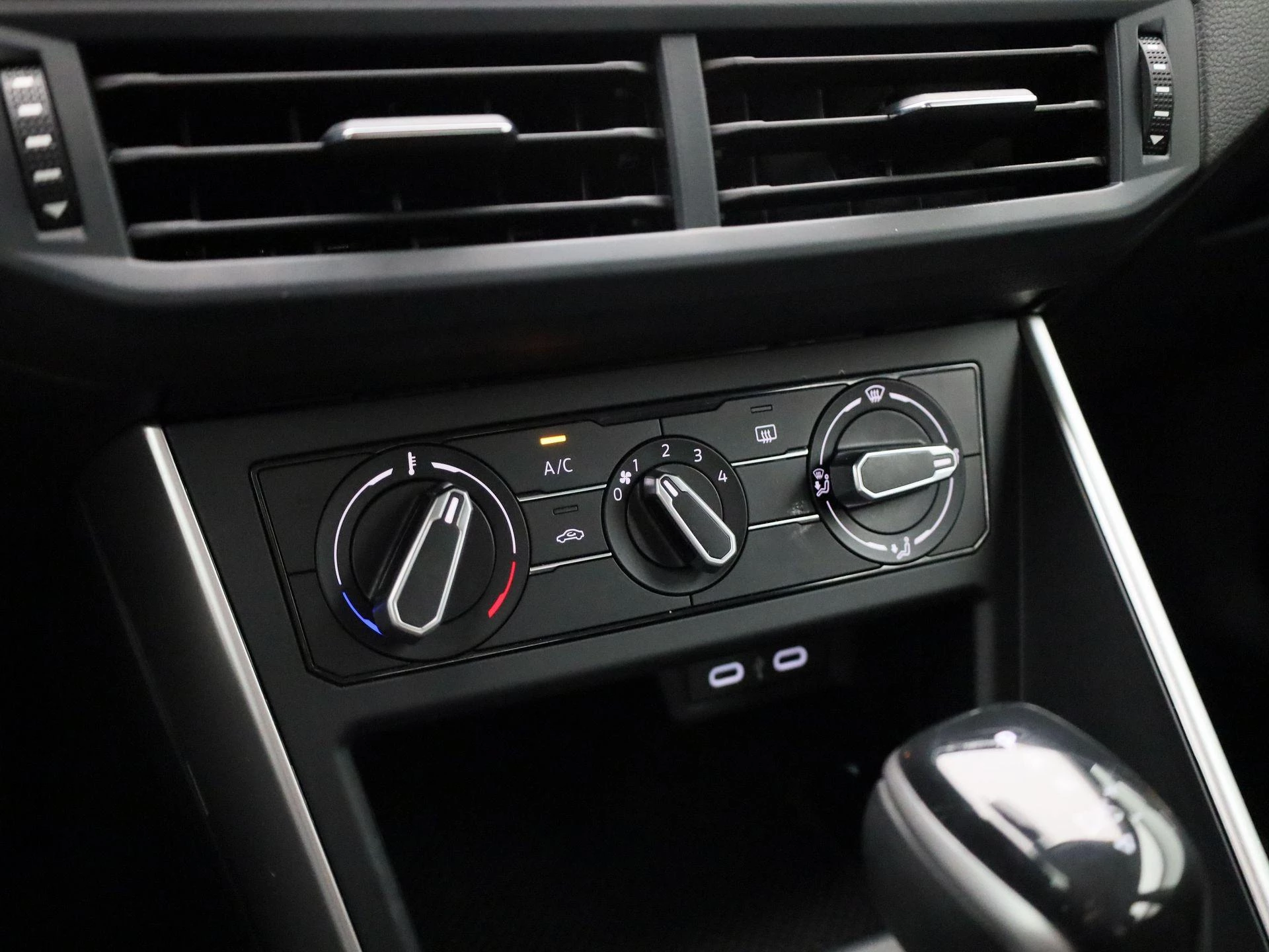 Volkswagen-Taigo-image-15