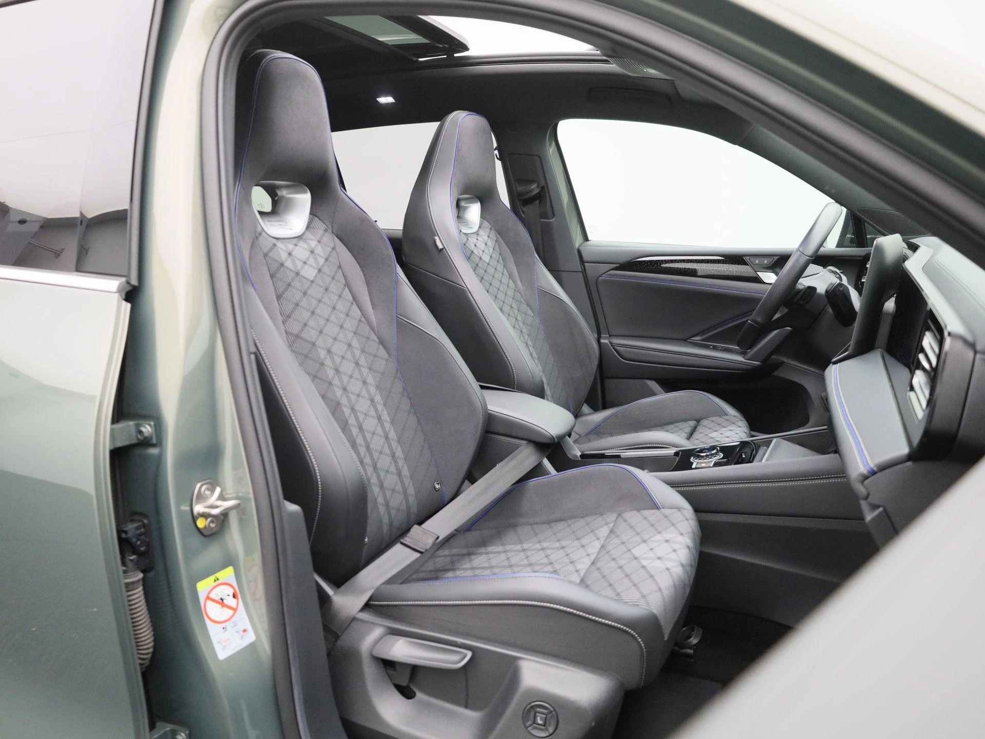 Volkswagen-Tiguan-image-31