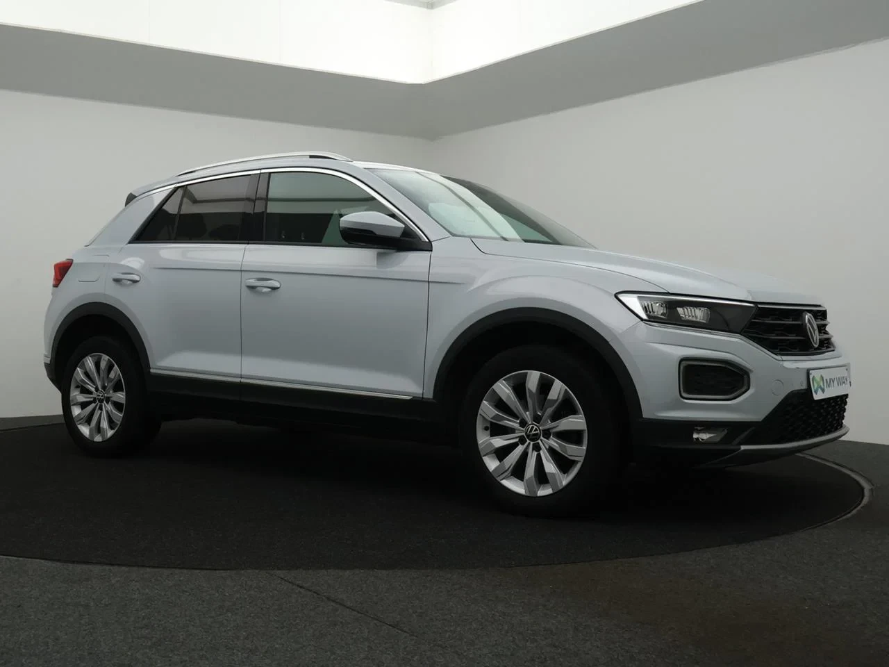 Volkswagen-T-Roc-image-1