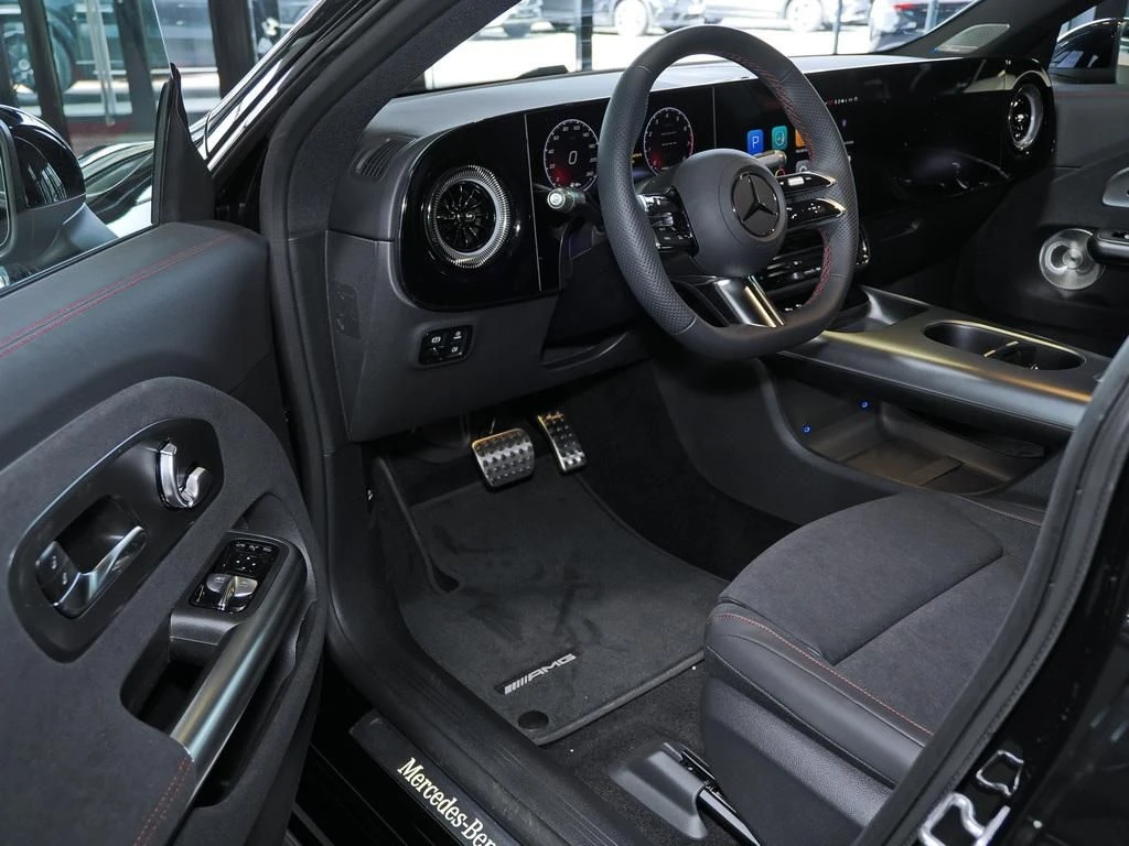 Mercedes-Benz-CLA 200-image-5
