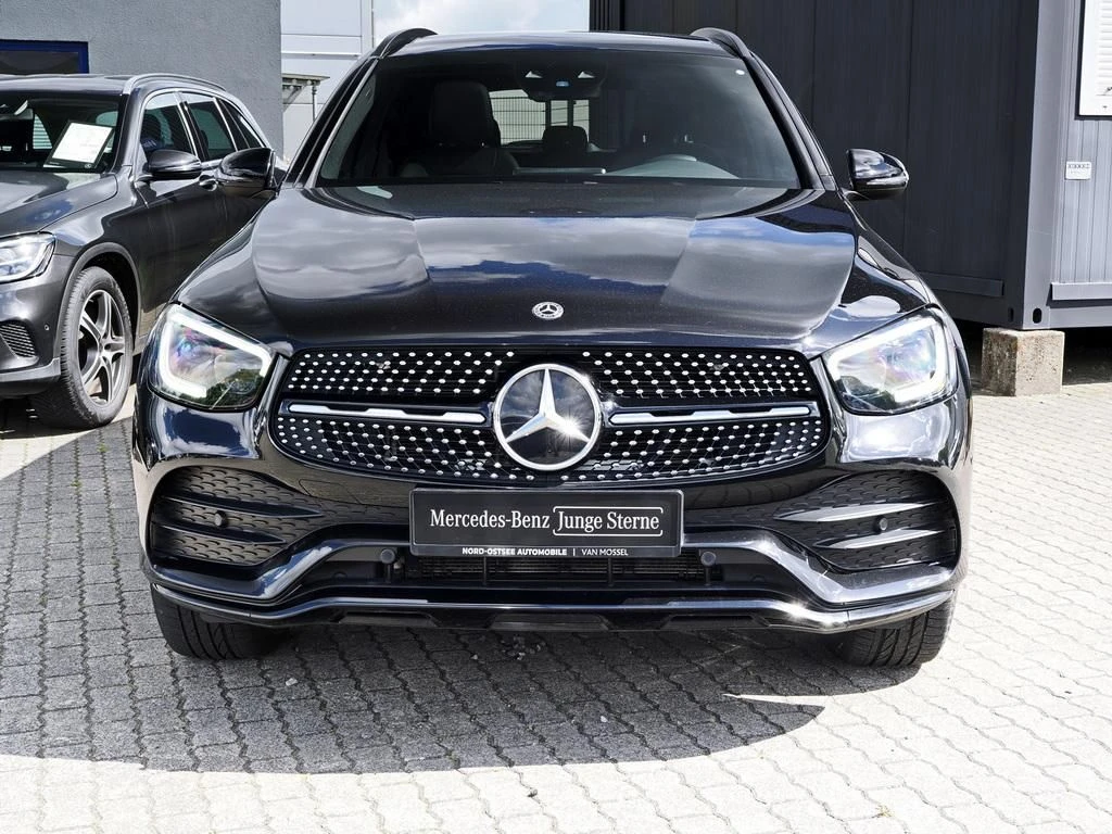 Mercedes-Benz-GLC 300 de-image-3