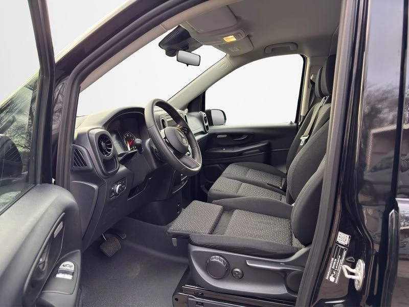 Mercedes-Benz-Vito-image-14