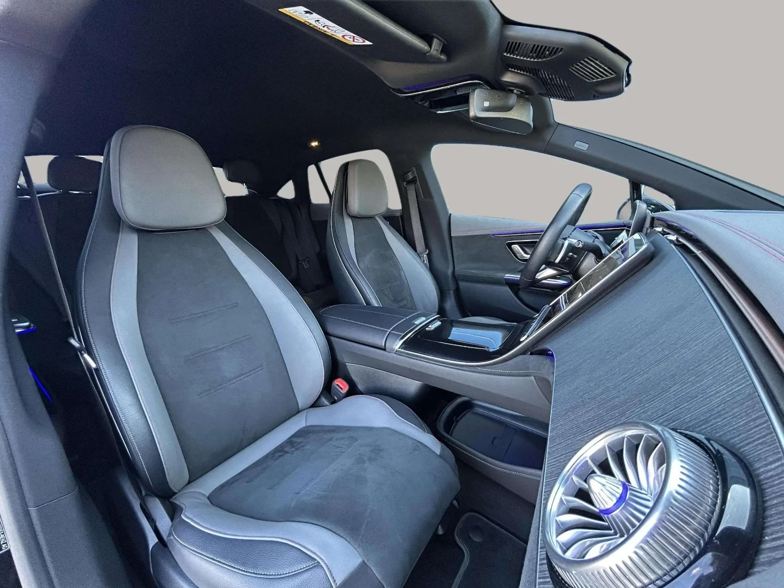 Mercedes-Benz-EQE-image-12