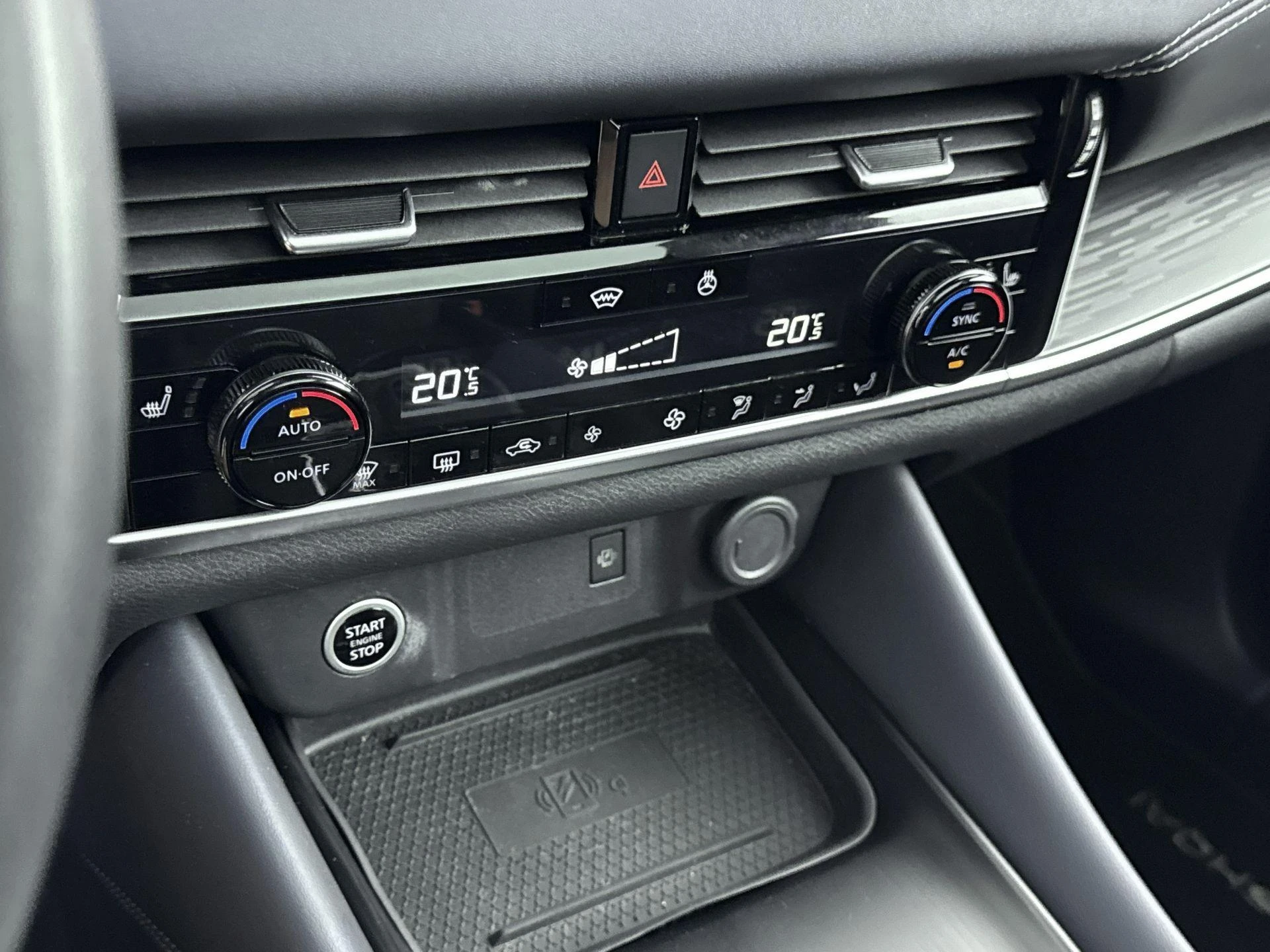 Nissan-QASHQAI-image-25
