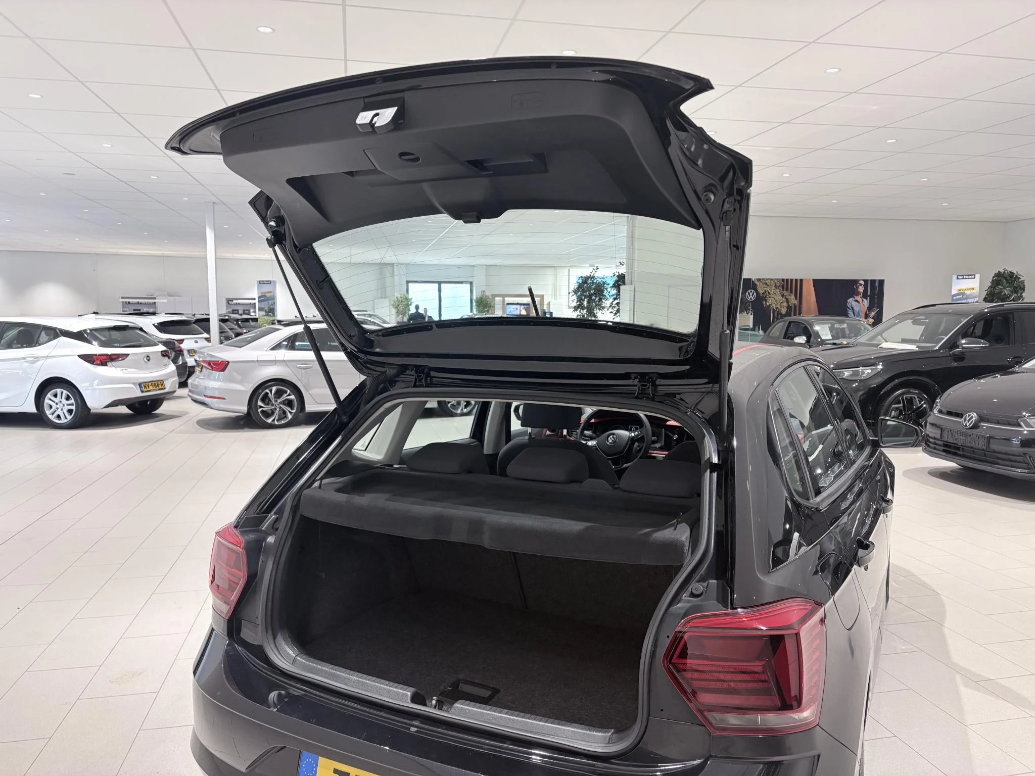Volkswagen-Polo-image-5