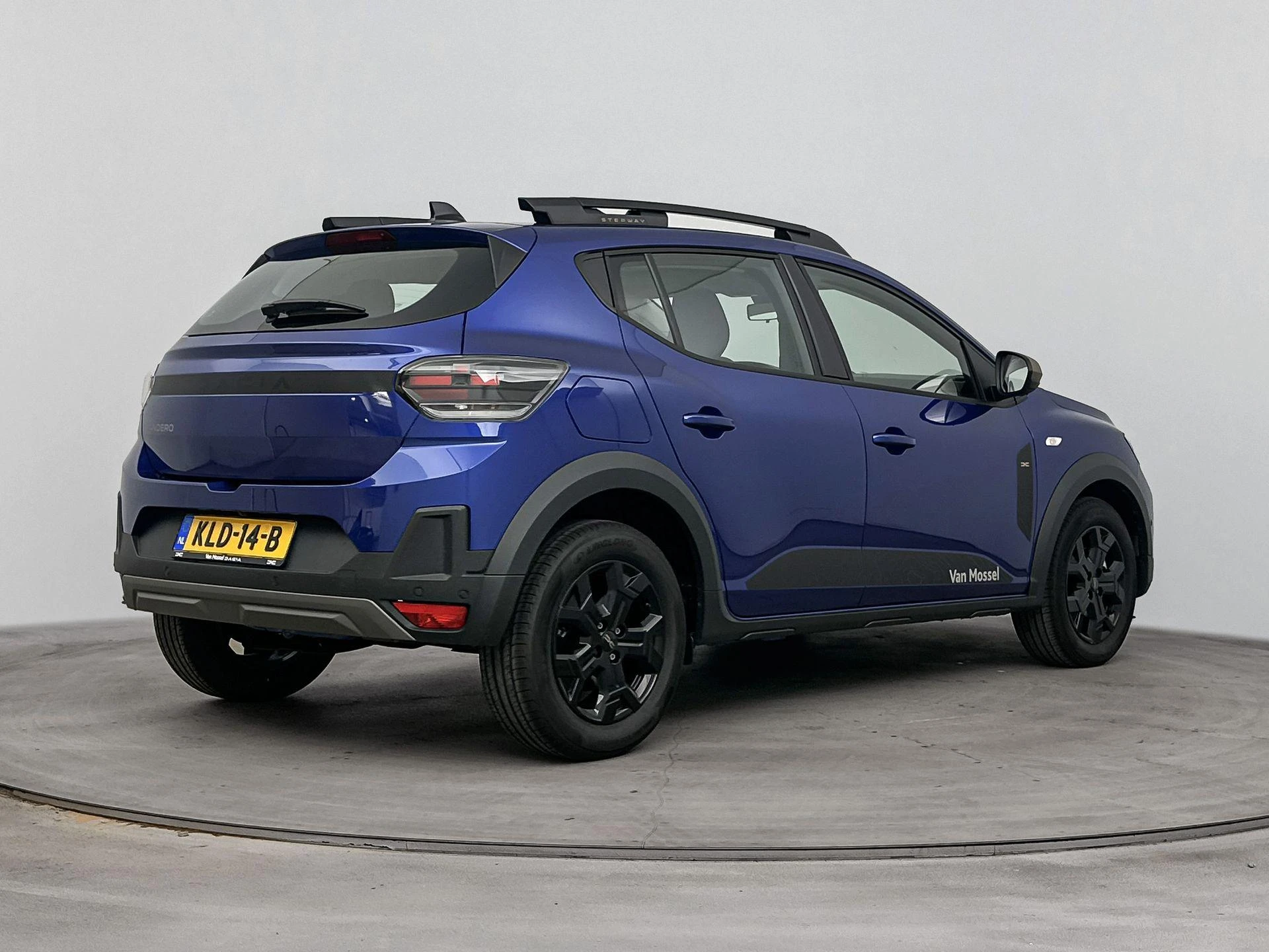Dacia-Sandero Stepway-image-3