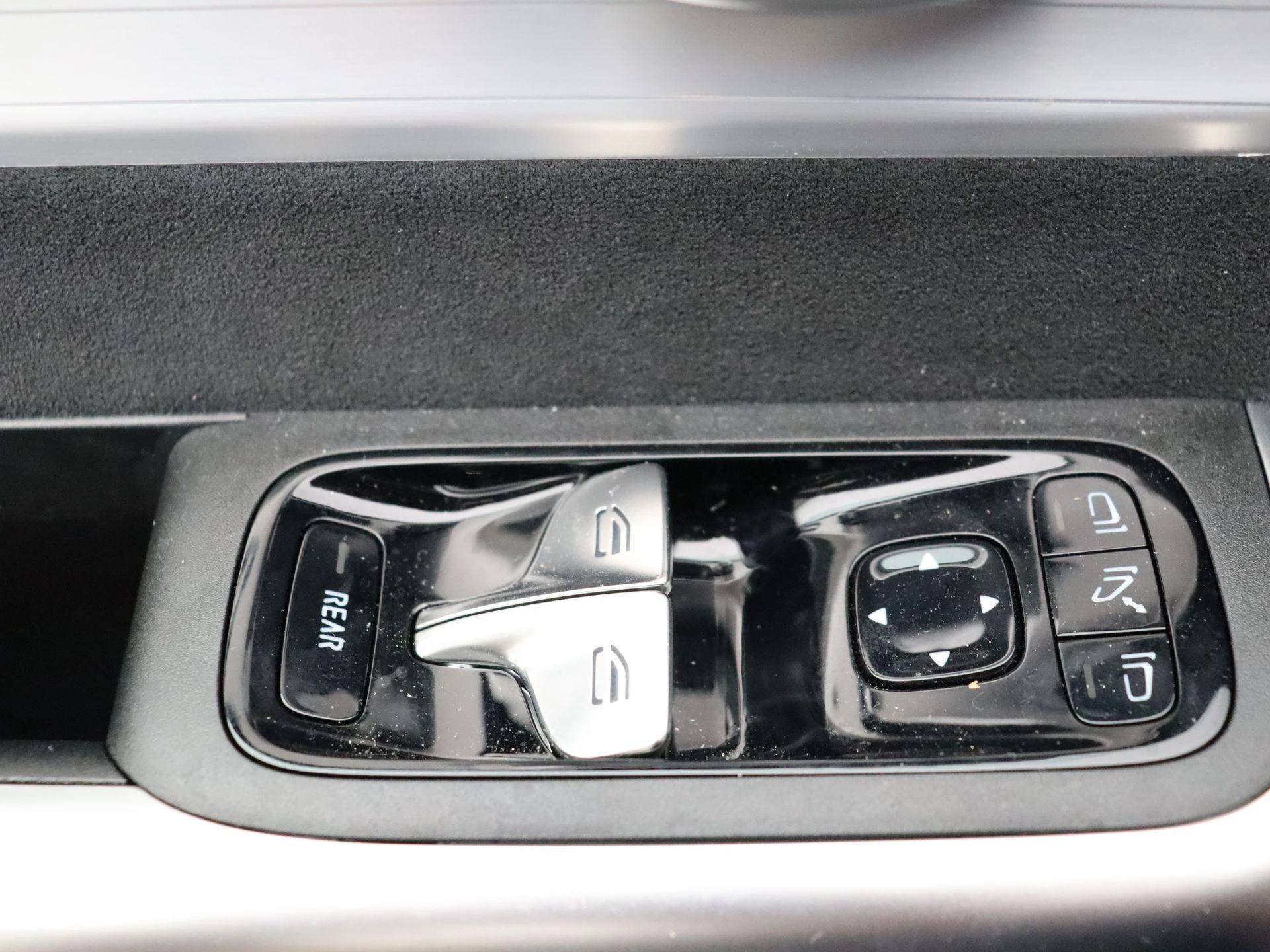 Mercedes-Benz-CLA-image-9