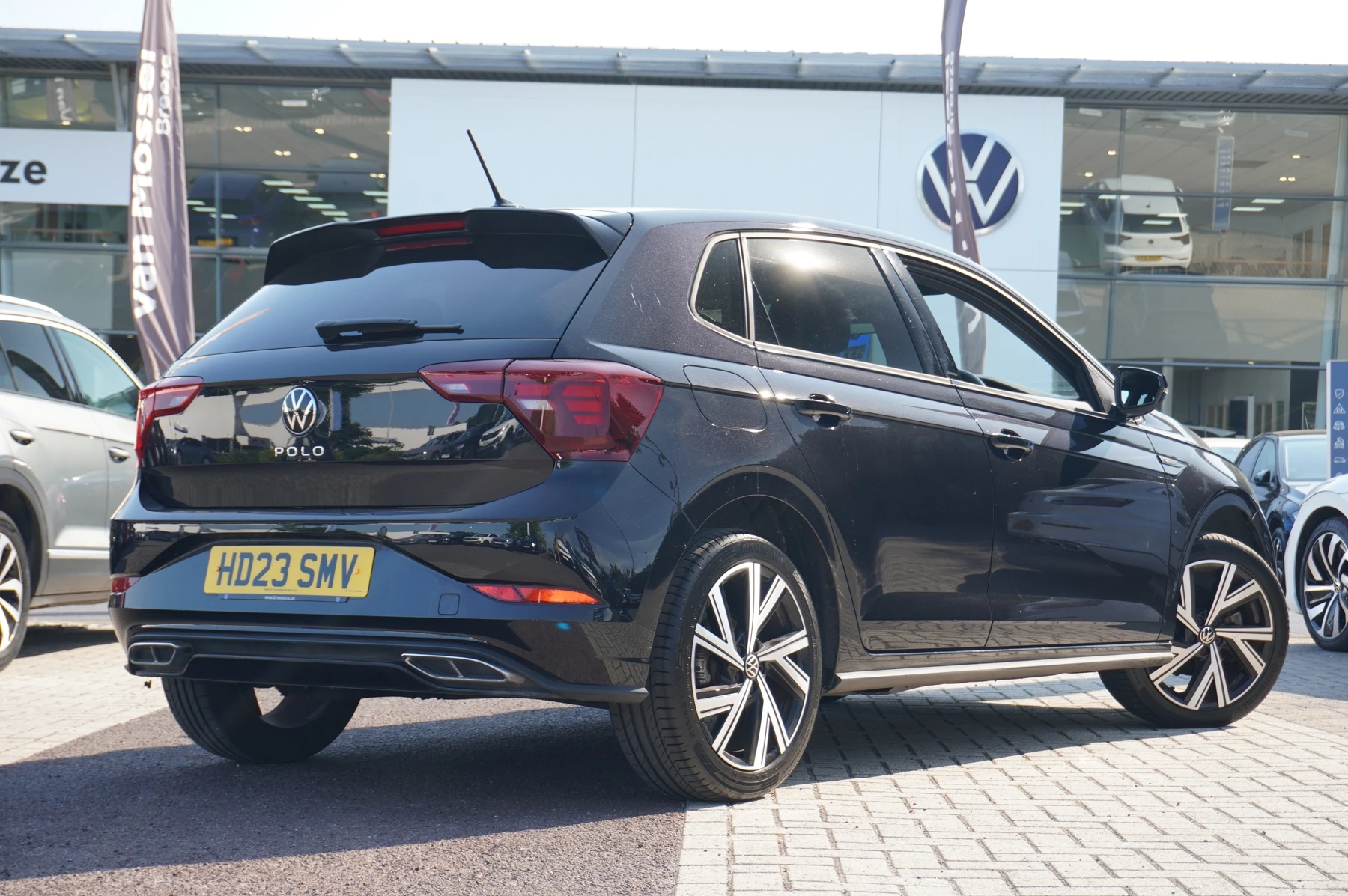 Volkswagen-Polo-image-16