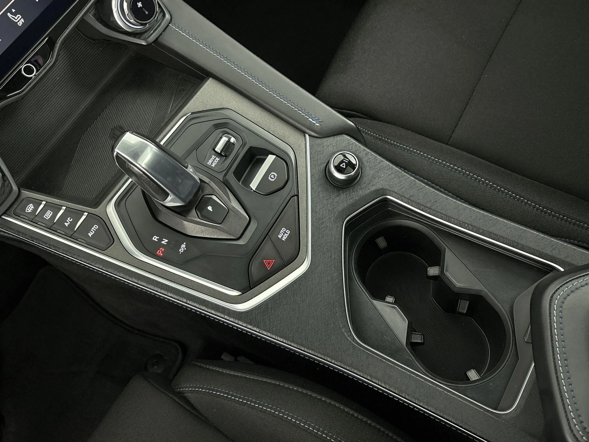 Lynk & Co-01-image-31