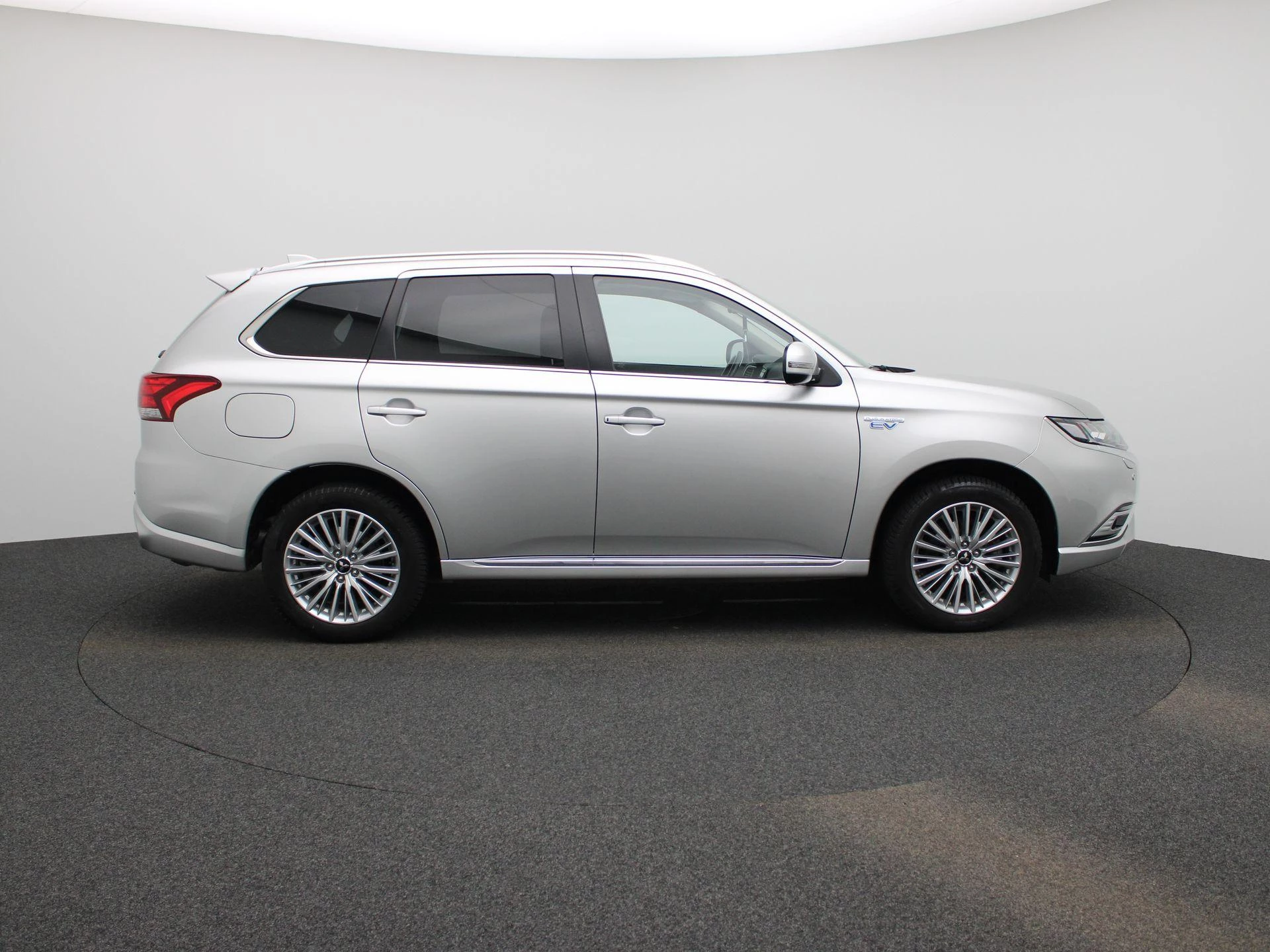 Mitsubishi-Outlander-image-5