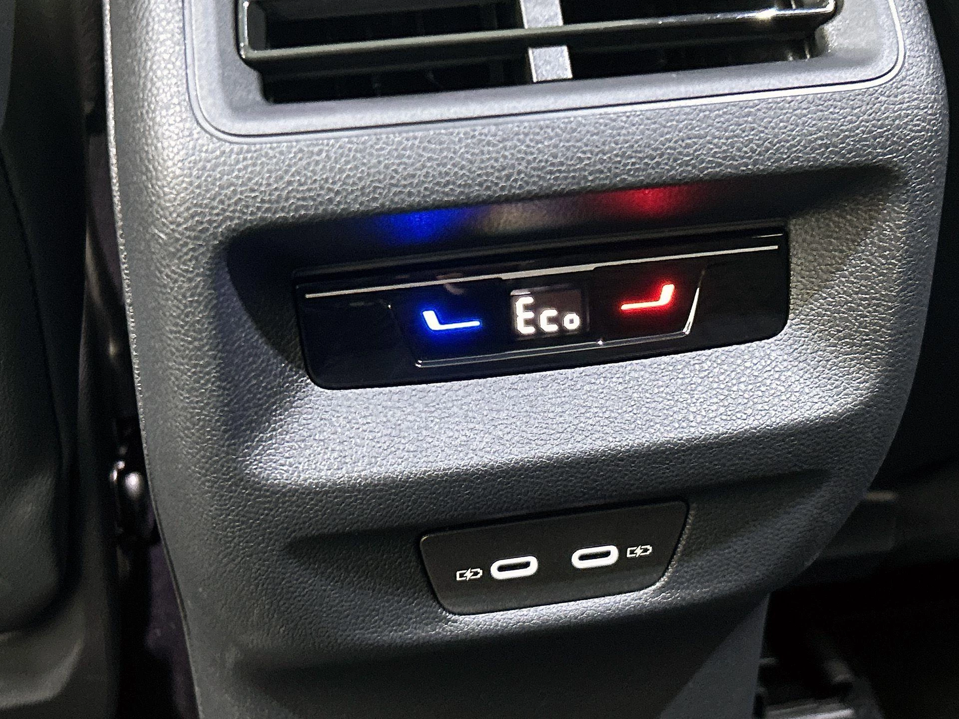 Volkswagen-Tiguan-image-9