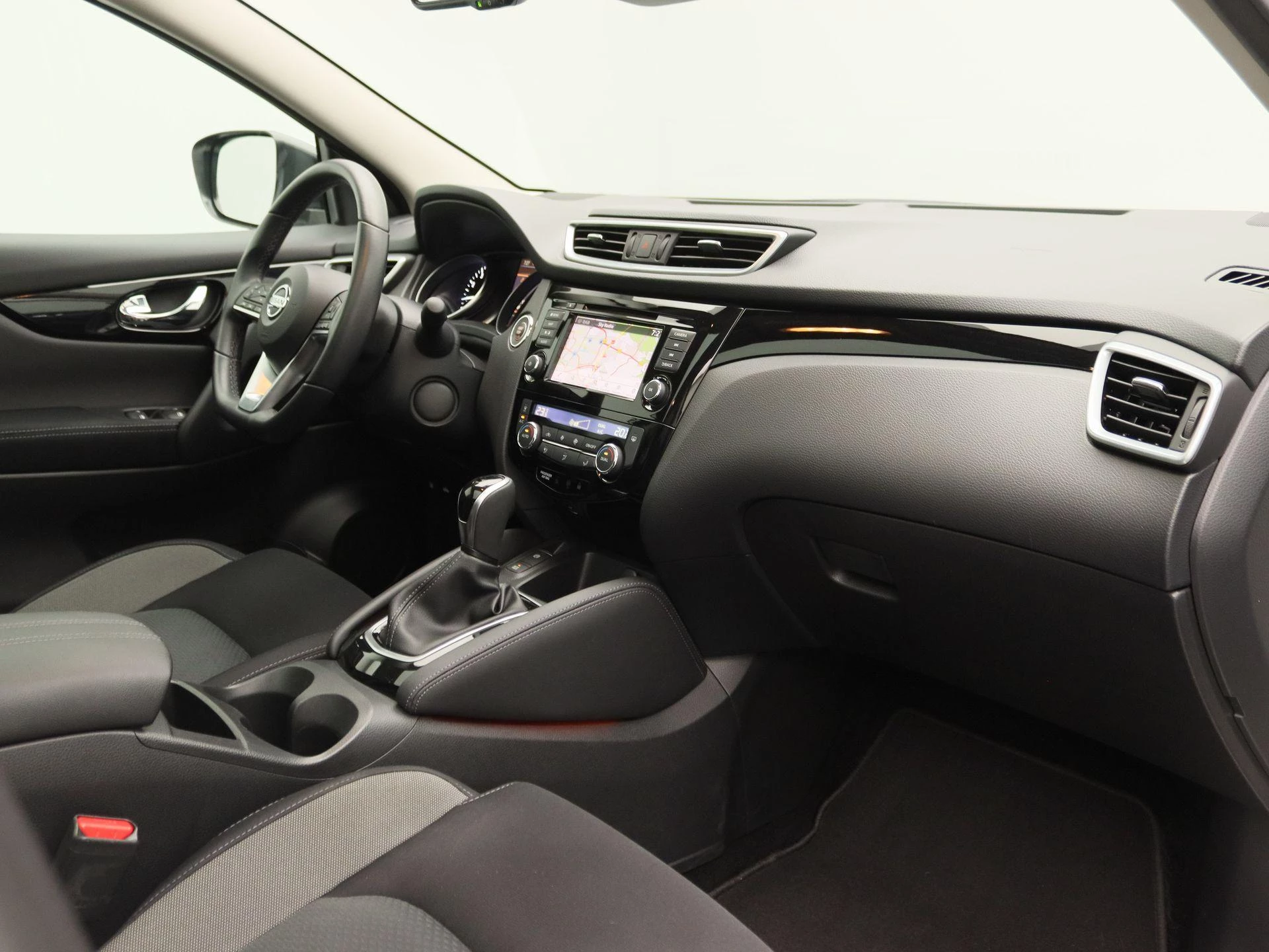 Nissan-QASHQAI-image-22