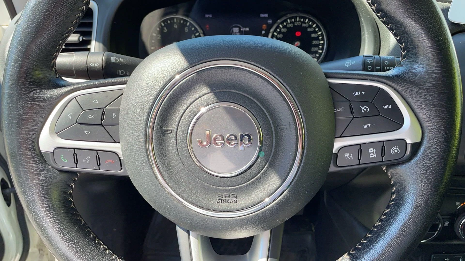 Jeep-Renegade-image-13
