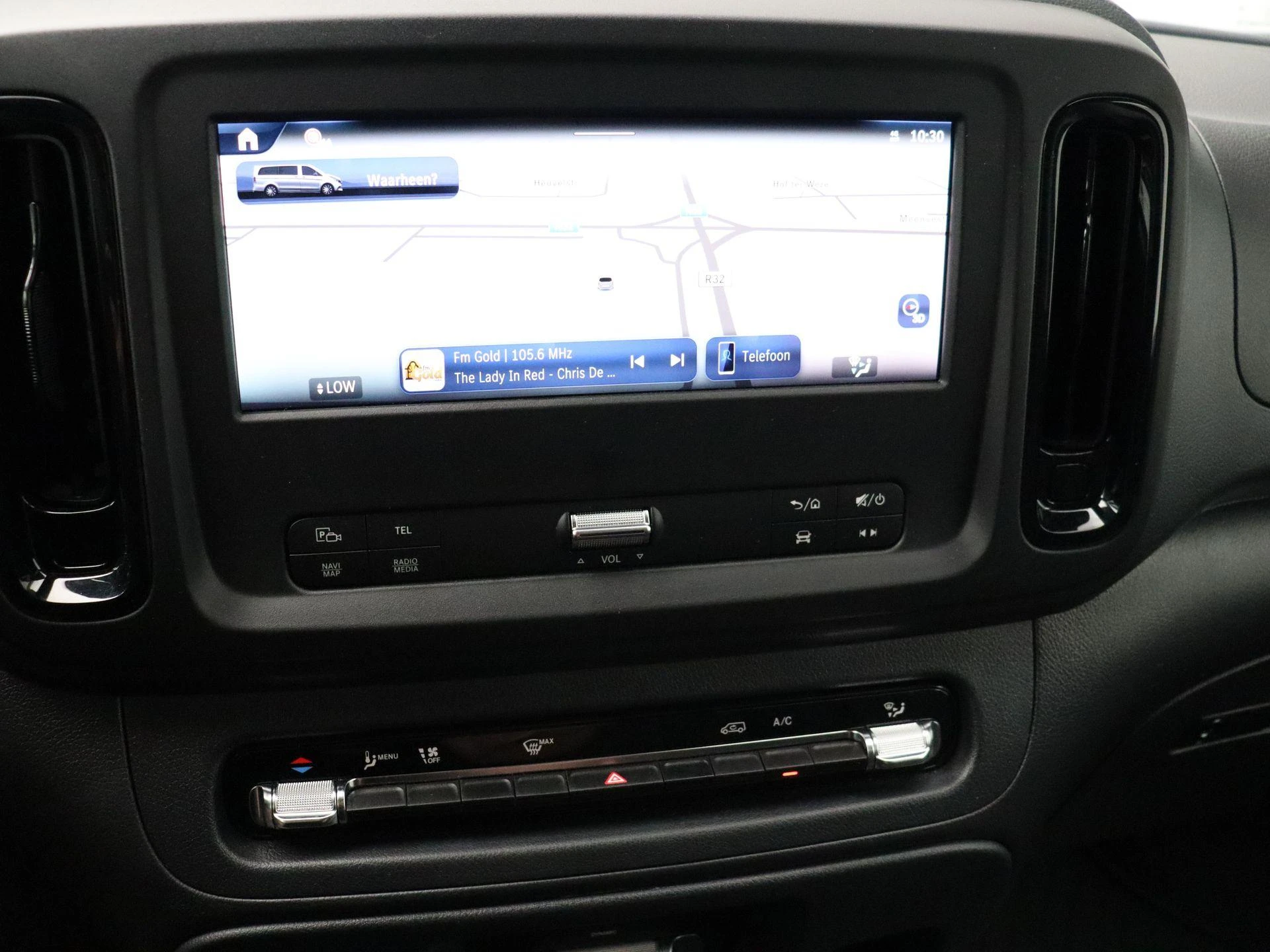 Mercedes-Benz-Vito-image-14