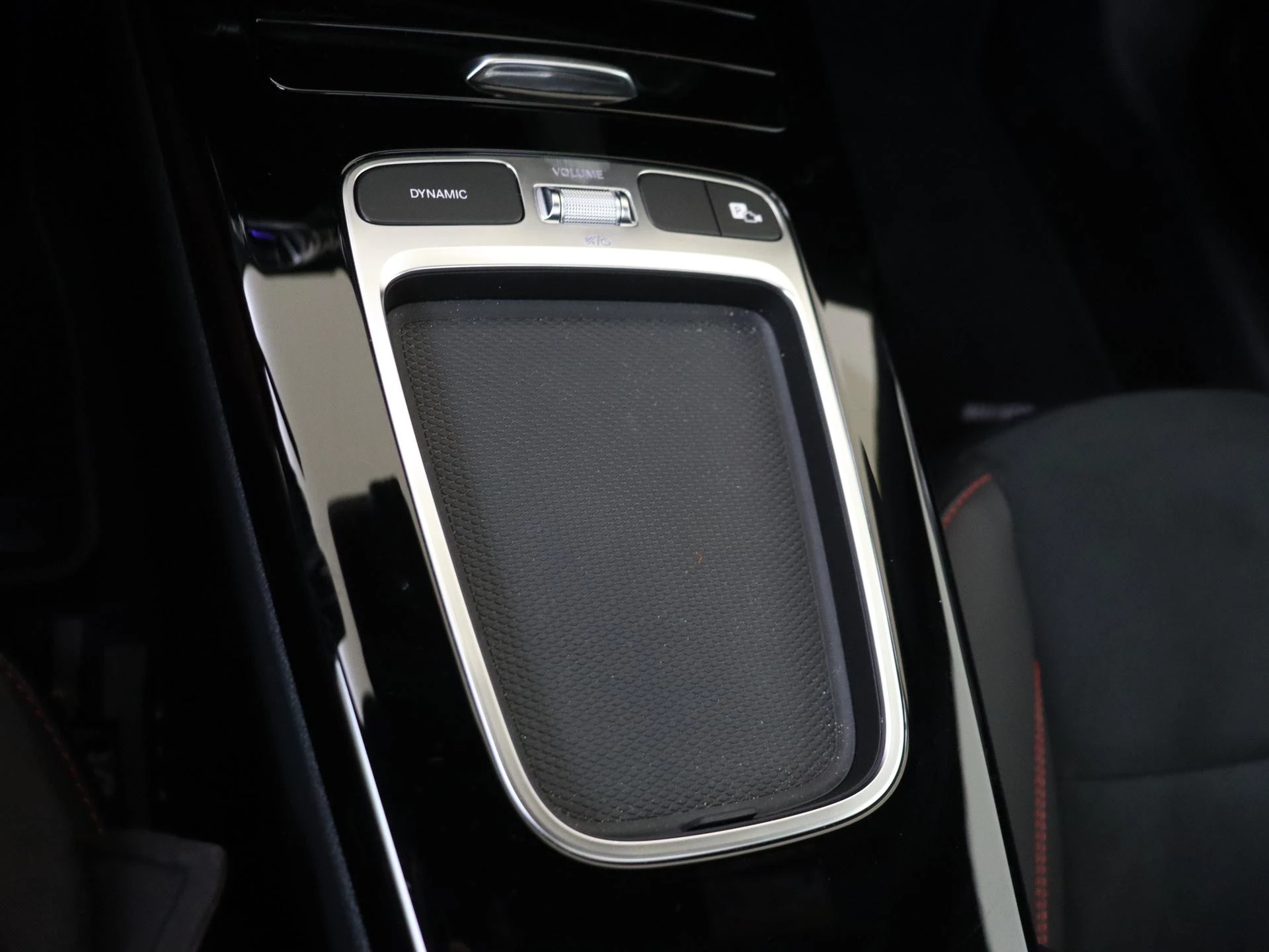 Mercedes-Benz-CLA-image-21