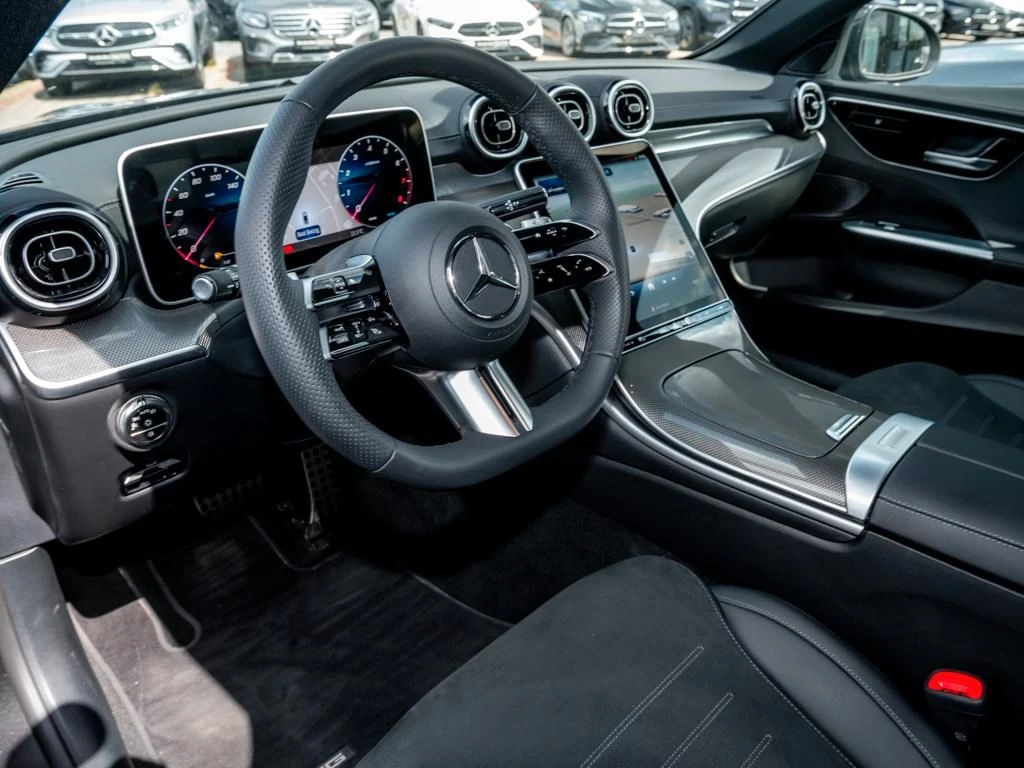 Mercedes-Benz-C-Klasse 300-image-8