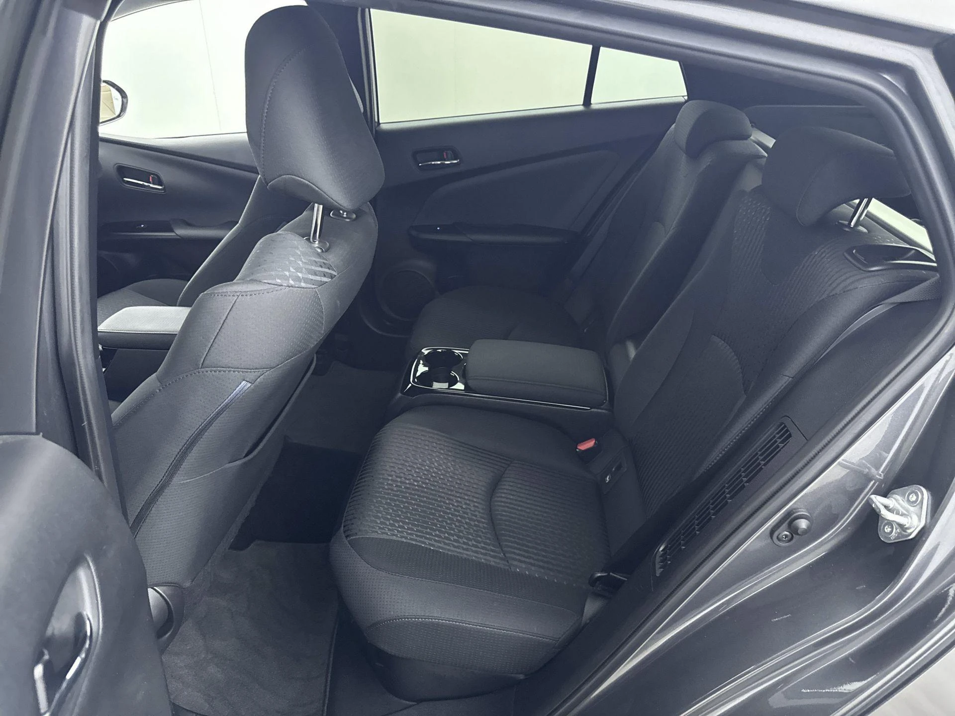 Toyota-Prius-image-25